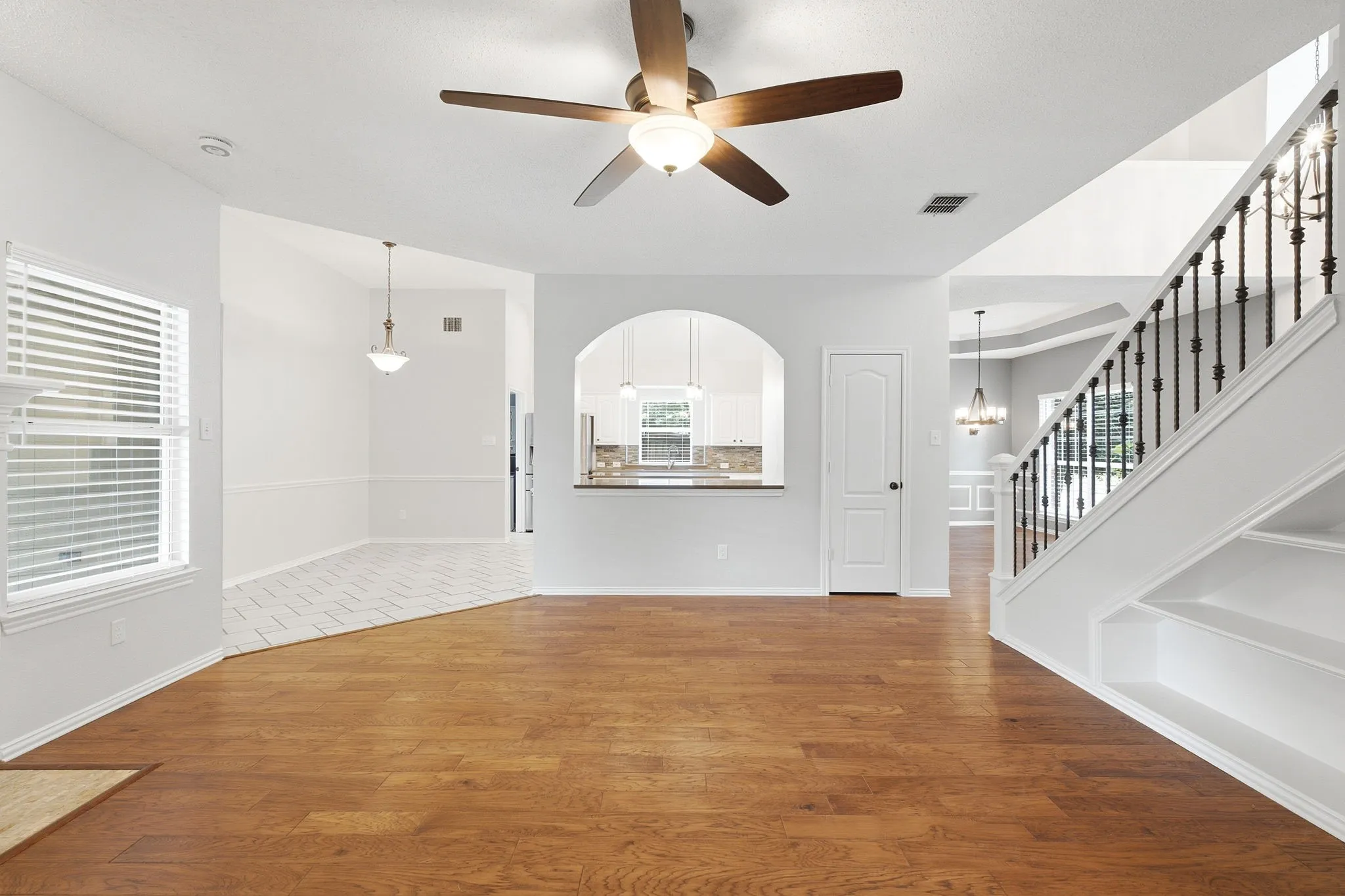 Single Family Residence For Sale in Collin County , 301 Belvedere Drive, Allen, Texas 75013, 4 Bedroom, 3 Bathroom, 2 Garage spaces, 2,514 Sqft, built in 1994, mls#21375588, Real Estate Agent in Allen, Homes For Sale in Collin county, Homes For Sale in Allen, Realtor in Allen Texas, Real Estate Brokerage Independent Realty Texas, Luminita Cordes Realtor