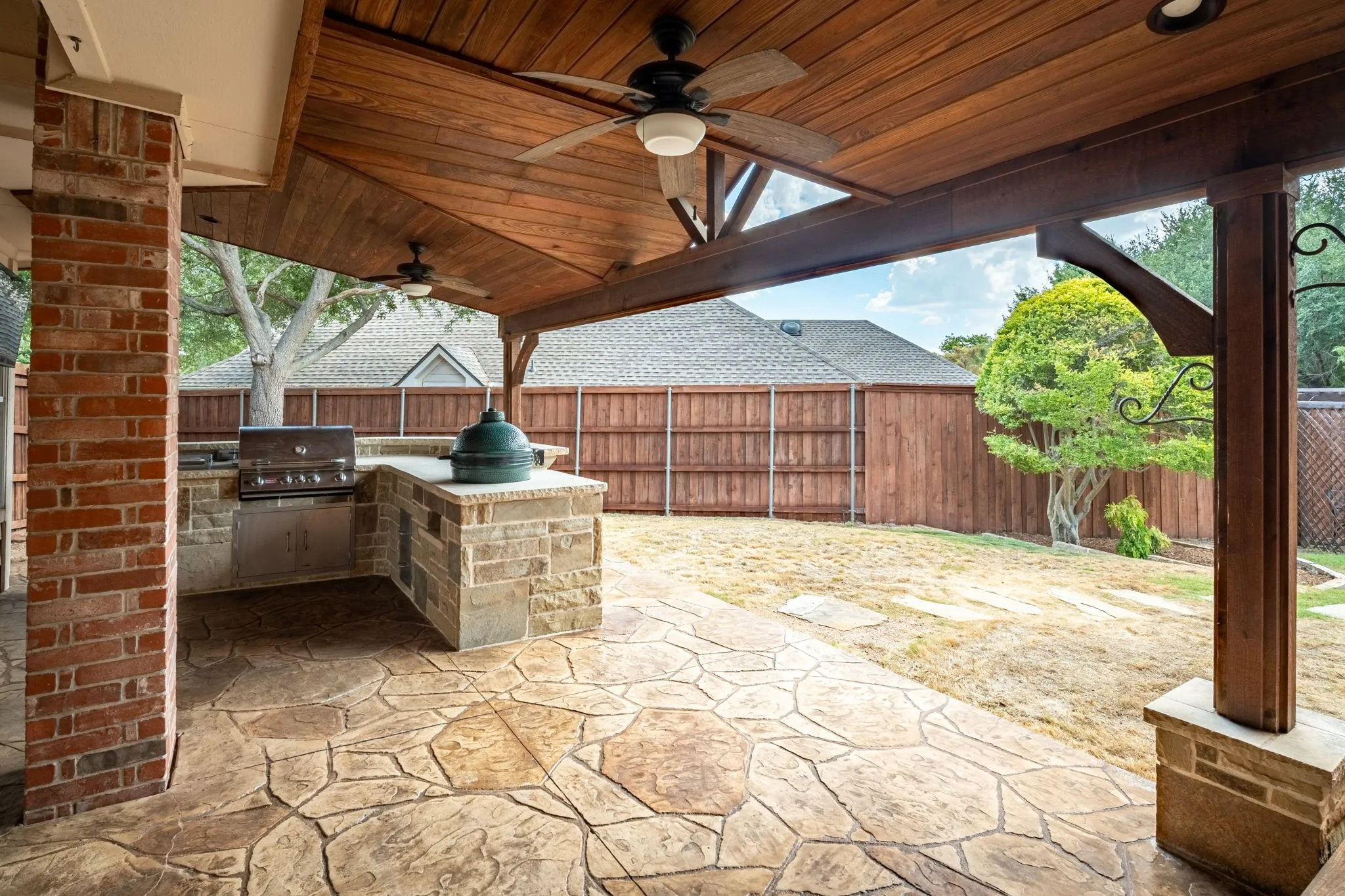 Single Family Residence For Sale in Collin County , 301 Belvedere Drive, Allen, Texas 75013, 4 Bedroom, 3 Bathroom, 2 Garage spaces, 2,514 Sqft, built in 1994, mls#21375588, Real Estate Agent in Allen, Homes For Sale in Collin county, Homes For Sale in Allen, Realtor in Allen Texas, Real Estate Brokerage Independent Realty Texas, Luminita Cordes Realtor