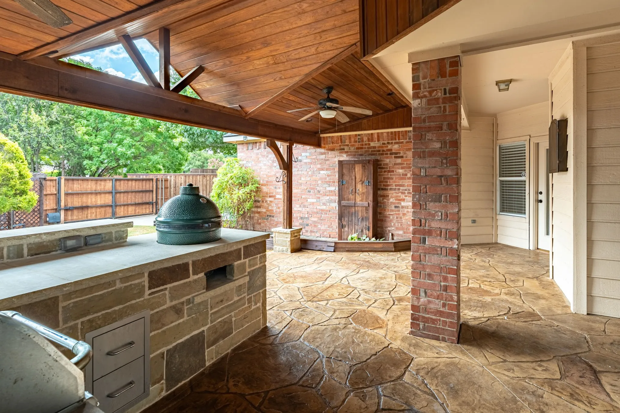 Single Family Residence For Sale in Collin County , 301 Belvedere Drive, Allen, Texas 75013, 4 Bedroom, 3 Bathroom, 2 Garage spaces, 2,514 Sqft, built in 1994, mls#21375588, Real Estate Agent in Allen, Homes For Sale in Collin county, Homes For Sale in Allen, Realtor in Allen Texas, Real Estate Brokerage Independent Realty Texas, Luminita Cordes Realtor
