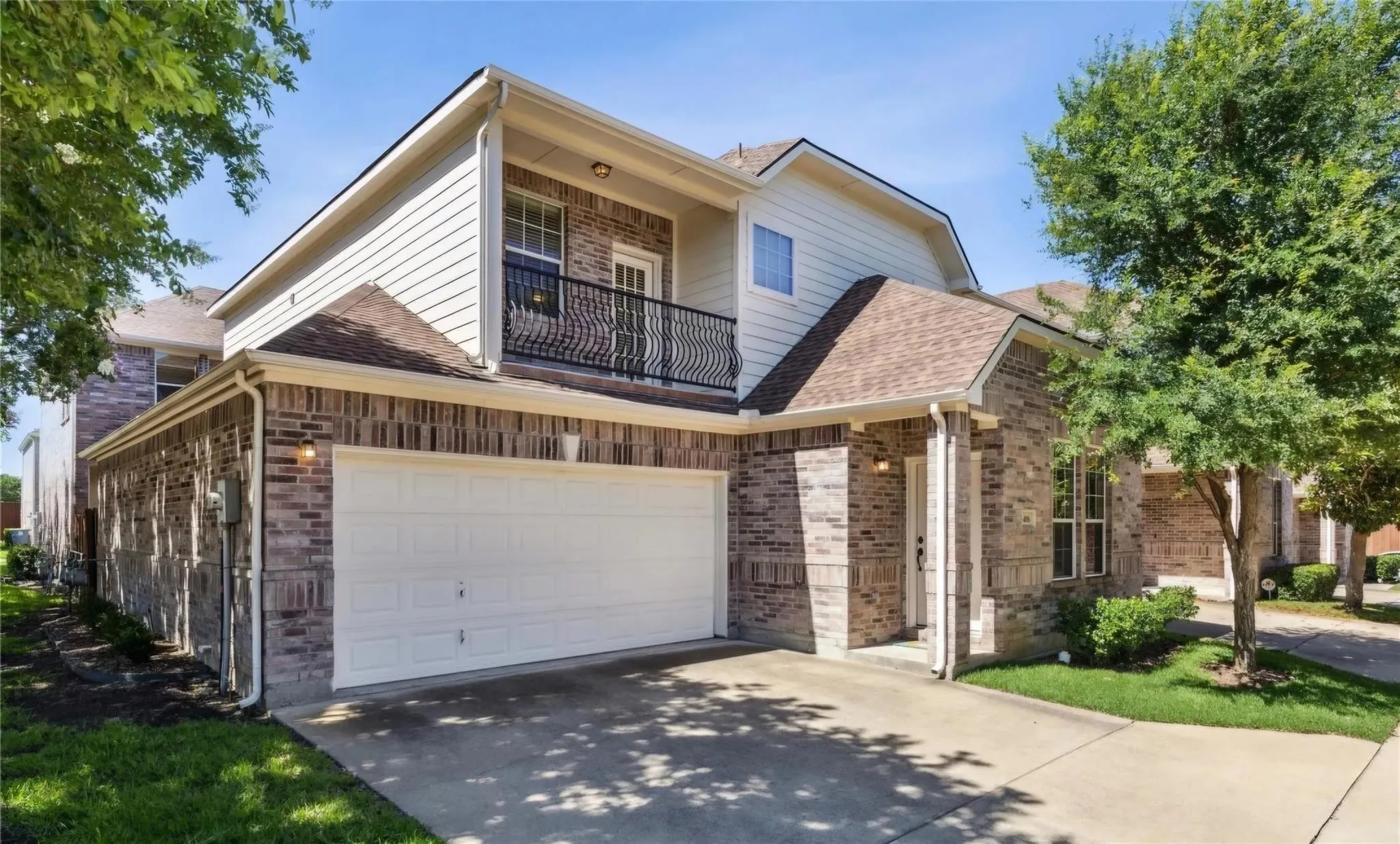 Single Family Residence For Sale in Collin County , 6406 Shakespeare Place, Dallas, Texas 75252, 3 Bedroom, 3 Bathroom, 2 Garage spaces, 2,243 Sqft, built in 2008, mls#21376677, Real Estate Agent in Dallas, Homes For Sale in Collin county, Homes For Sale in Dallas, Realtor in Dallas Texas, Real Estate Brokerage Independent Realty Texas, Luminita Cordes Realtor