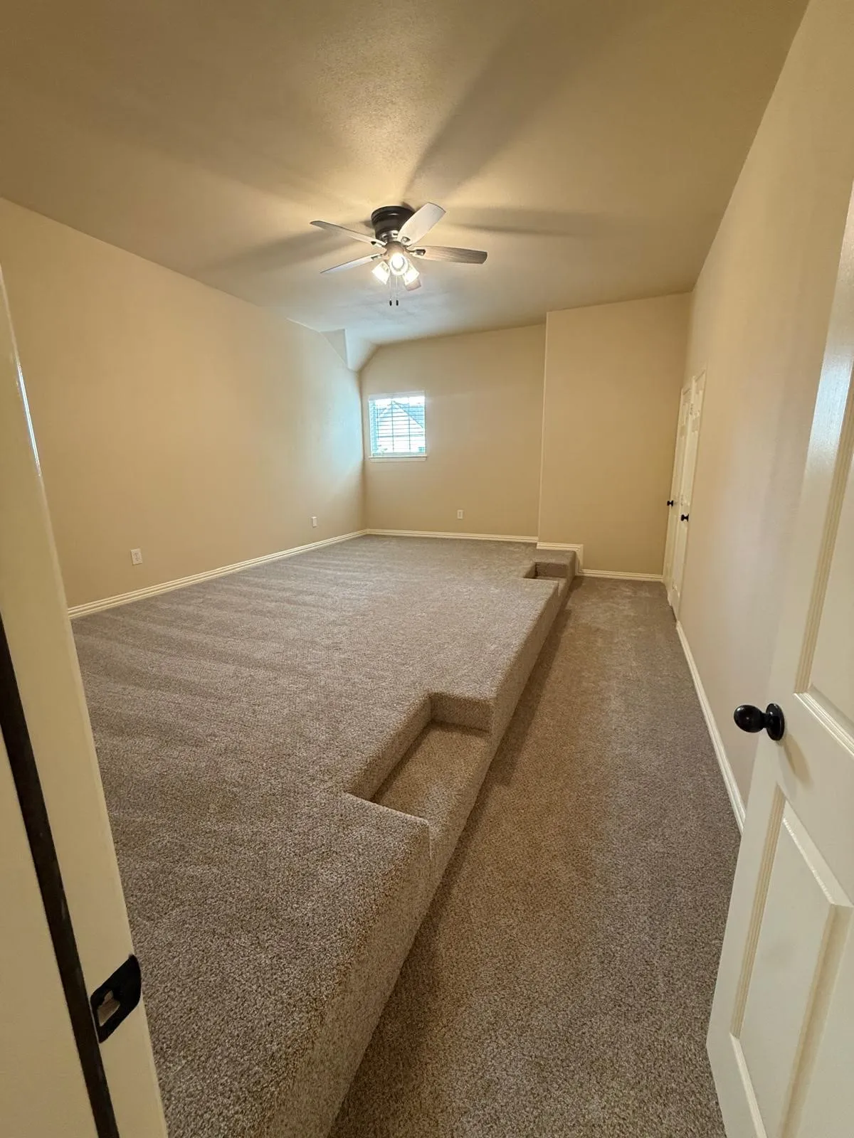 Single Family Residence For Sale in Collin County , 6406 Shakespeare Place, Dallas, Texas 75252, 3 Bedroom, 3 Bathroom, 2 Garage spaces, 2,243 Sqft, built in 2008, mls#21376677, Real Estate Agent in Dallas, Homes For Sale in Collin county, Homes For Sale in Dallas, Realtor in Dallas Texas, Real Estate Brokerage Independent Realty Texas, Luminita Cordes Realtor