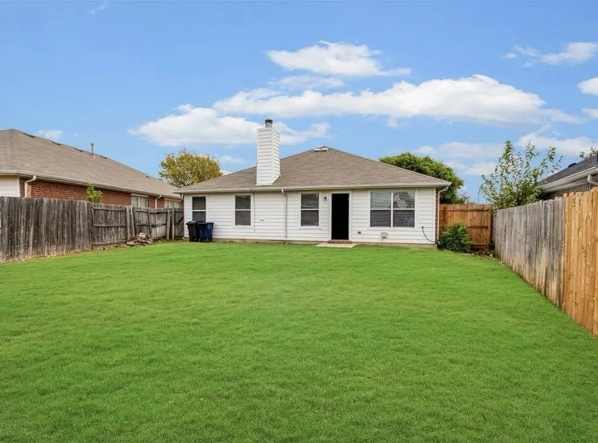 Single Family Residence For Rent in Tarrant County , 5805 World Champion Court, Fort Worth, Texas 76179, 3 Bedroom, 2 Bathroom, 2 Garage spaces, 1,360 Sqft, built in 2006, mls#21376719, Real Estate Agent in Fort Worth, Homes For Rent in Tarrant county, Homes For Rent in Fort Worth, Realtor in Fort Worth Texas, Real Estate Brokerage Independent Realty Texas, Luminita Cordes Realtor