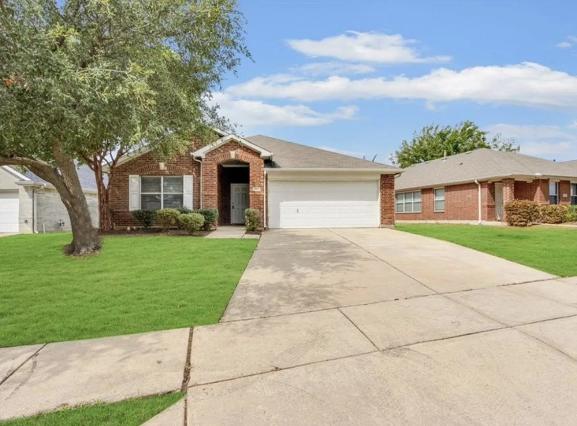 Single Family Residence For Rent in Tarrant County , 5805 World Champion Court, Fort Worth, Texas 76179, 3 Bedroom, 2 Bathroom, 2 Garage spaces, 1,360 Sqft, built in 2006, mls#21376719, Real Estate Agent in Fort Worth, Homes For Rent in Tarrant county, Homes For Rent in Fort Worth, Realtor in Fort Worth Texas, Real Estate Brokerage Independent Realty Texas, Luminita Cordes Realtor