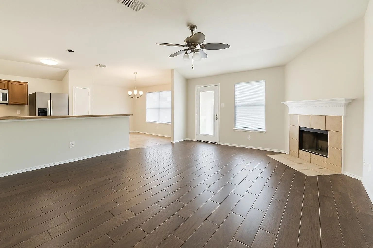 Single Family Residence For Rent in Tarrant County , 5805 World Champion Court, Fort Worth, Texas 76179, 3 Bedroom, 2 Bathroom, 2 Garage spaces, 1,360 Sqft, built in 2006, mls#21376719, Real Estate Agent in Fort Worth, Homes For Rent in Tarrant county, Homes For Rent in Fort Worth, Realtor in Fort Worth Texas, Real Estate Brokerage Independent Realty Texas, Luminita Cordes Realtor
