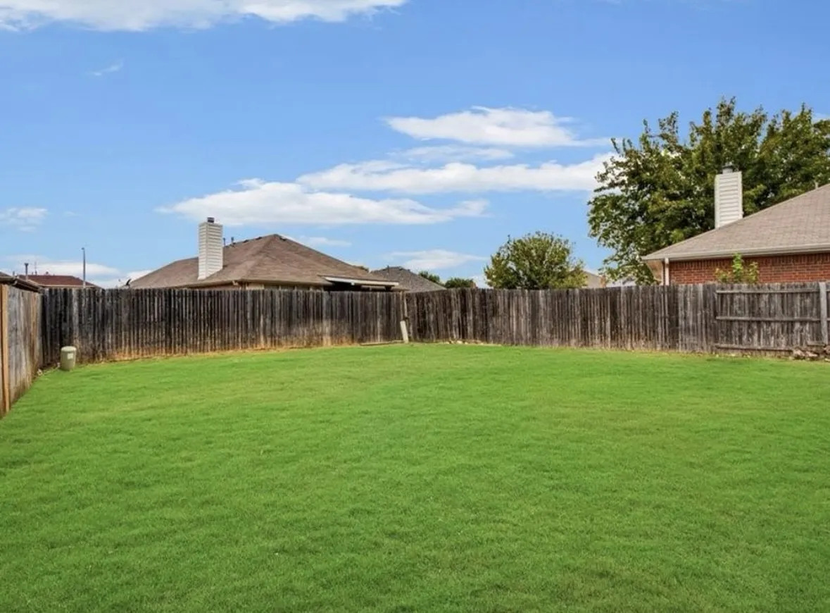 Single Family Residence For Rent in Tarrant County , 5805 World Champion Court, Fort Worth, Texas 76179, 3 Bedroom, 2 Bathroom, 2 Garage spaces, 1,360 Sqft, built in 2006, mls#21376719, Real Estate Agent in Fort Worth, Homes For Rent in Tarrant county, Homes For Rent in Fort Worth, Realtor in Fort Worth Texas, Real Estate Brokerage Independent Realty Texas, Luminita Cordes Realtor
