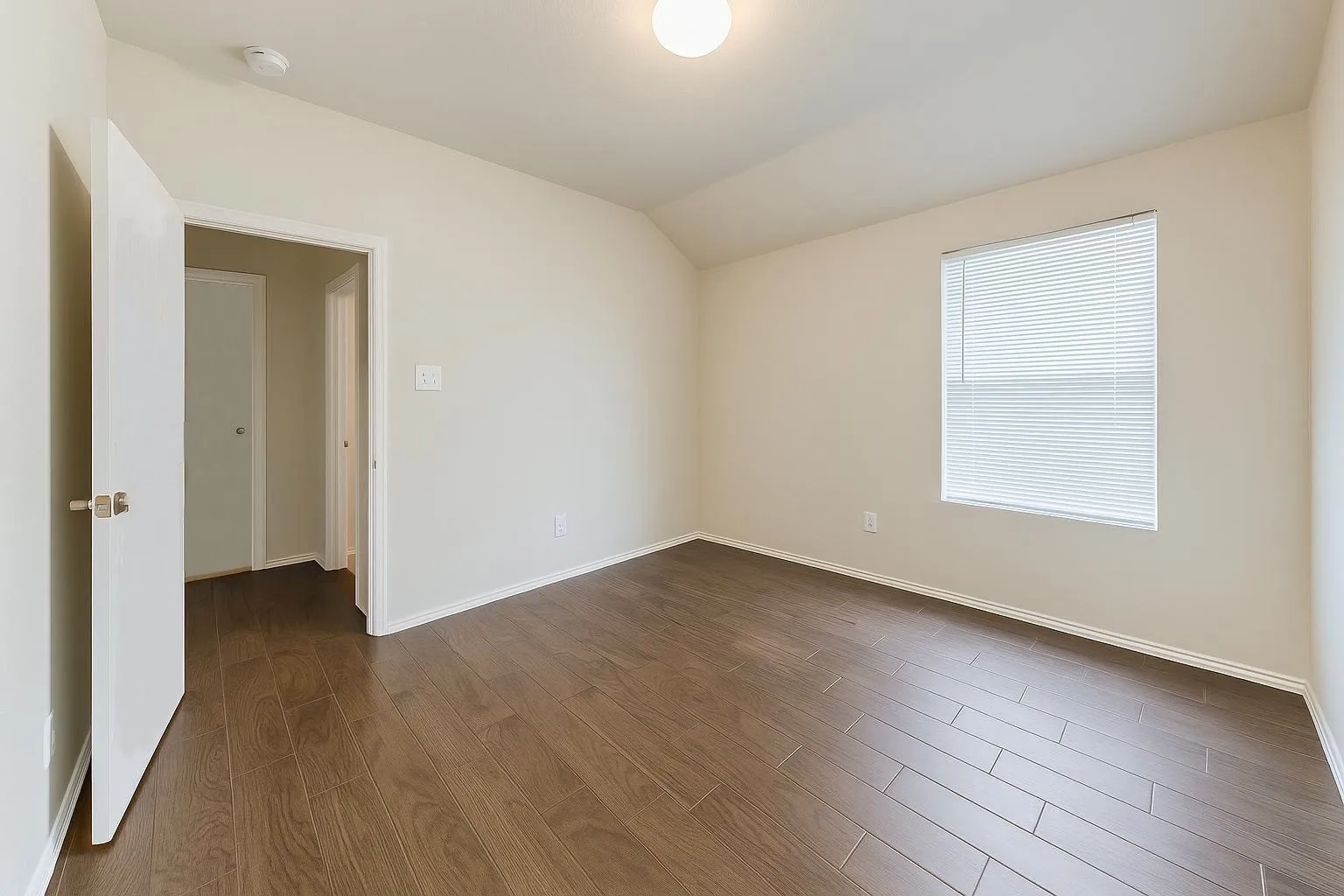 Single Family Residence For Rent in Tarrant County , 5805 World Champion Court, Fort Worth, Texas 76179, 3 Bedroom, 2 Bathroom, 2 Garage spaces, 1,360 Sqft, built in 2006, mls#21376719, Real Estate Agent in Fort Worth, Homes For Rent in Tarrant county, Homes For Rent in Fort Worth, Realtor in Fort Worth Texas, Real Estate Brokerage Independent Realty Texas, Luminita Cordes Realtor