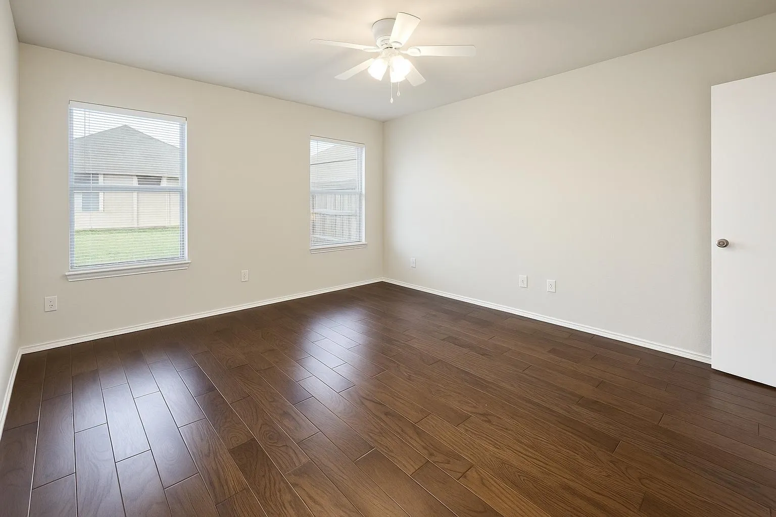 Single Family Residence For Rent in Tarrant County , 5805 World Champion Court, Fort Worth, Texas 76179, 3 Bedroom, 2 Bathroom, 2 Garage spaces, 1,360 Sqft, built in 2006, mls#21376719, Real Estate Agent in Fort Worth, Homes For Rent in Tarrant county, Homes For Rent in Fort Worth, Realtor in Fort Worth Texas, Real Estate Brokerage Independent Realty Texas, Luminita Cordes Realtor