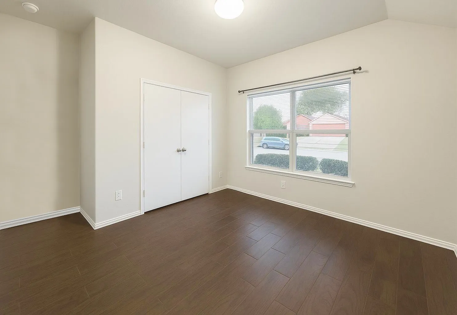 Single Family Residence For Rent in Tarrant County , 5805 World Champion Court, Fort Worth, Texas 76179, 3 Bedroom, 2 Bathroom, 2 Garage spaces, 1,360 Sqft, built in 2006, mls#21376719, Real Estate Agent in Fort Worth, Homes For Rent in Tarrant county, Homes For Rent in Fort Worth, Realtor in Fort Worth Texas, Real Estate Brokerage Independent Realty Texas, Luminita Cordes Realtor