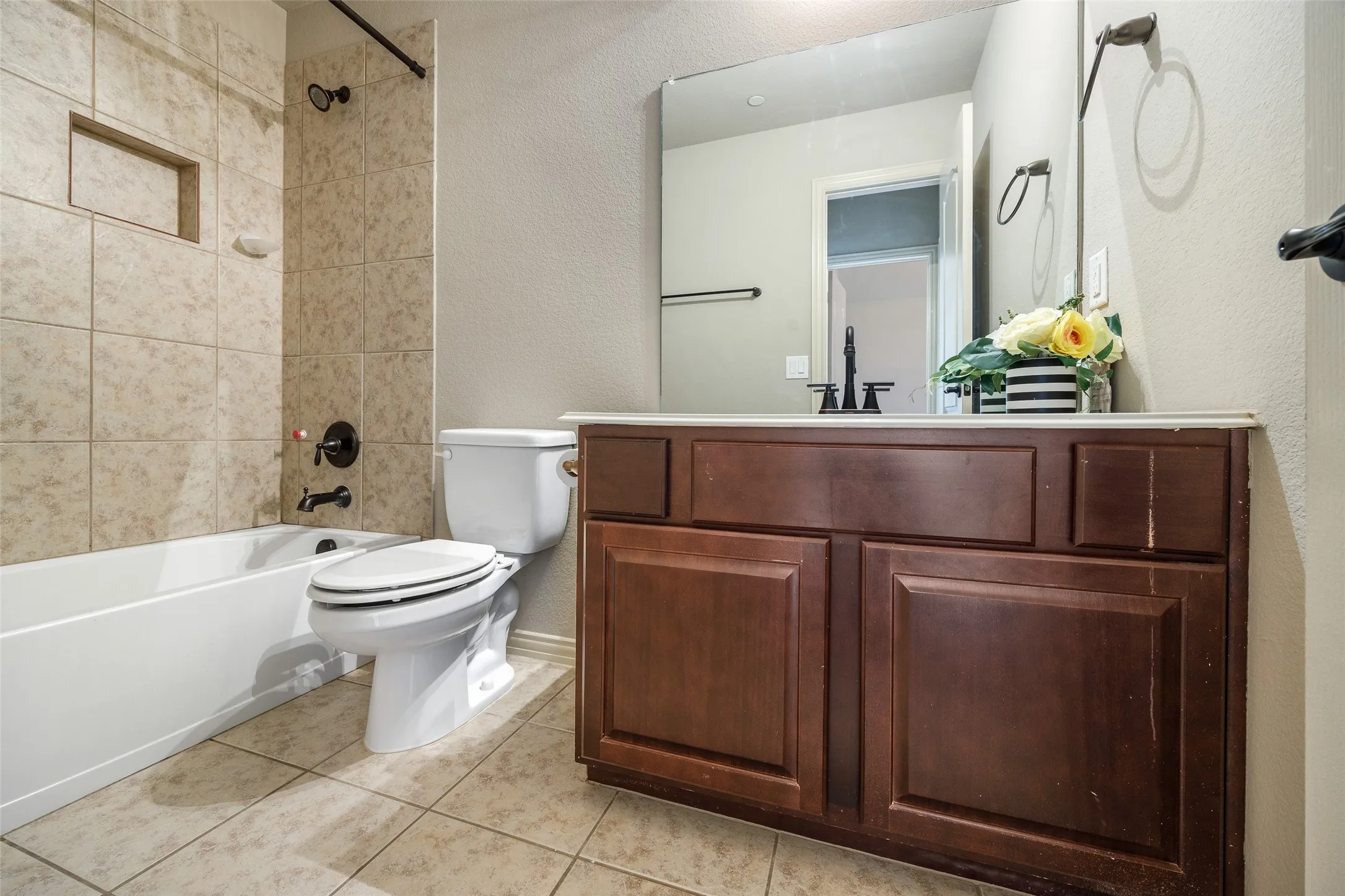 Townhouse For Rent in Collin County , 878 Caballero Drive, Allen, Texas 75013, 3 Bedroom, 3 Bathroom, 2 Garage spaces, 2,000 Sqft, built in 2013, mls#21373437, Real Estate Agent in Allen, Homes For Rent in Collin county, Homes For Rent in Allen, Realtor in Allen Texas, Real Estate Brokerage Independent Realty Texas, Luminita Cordes Realtor