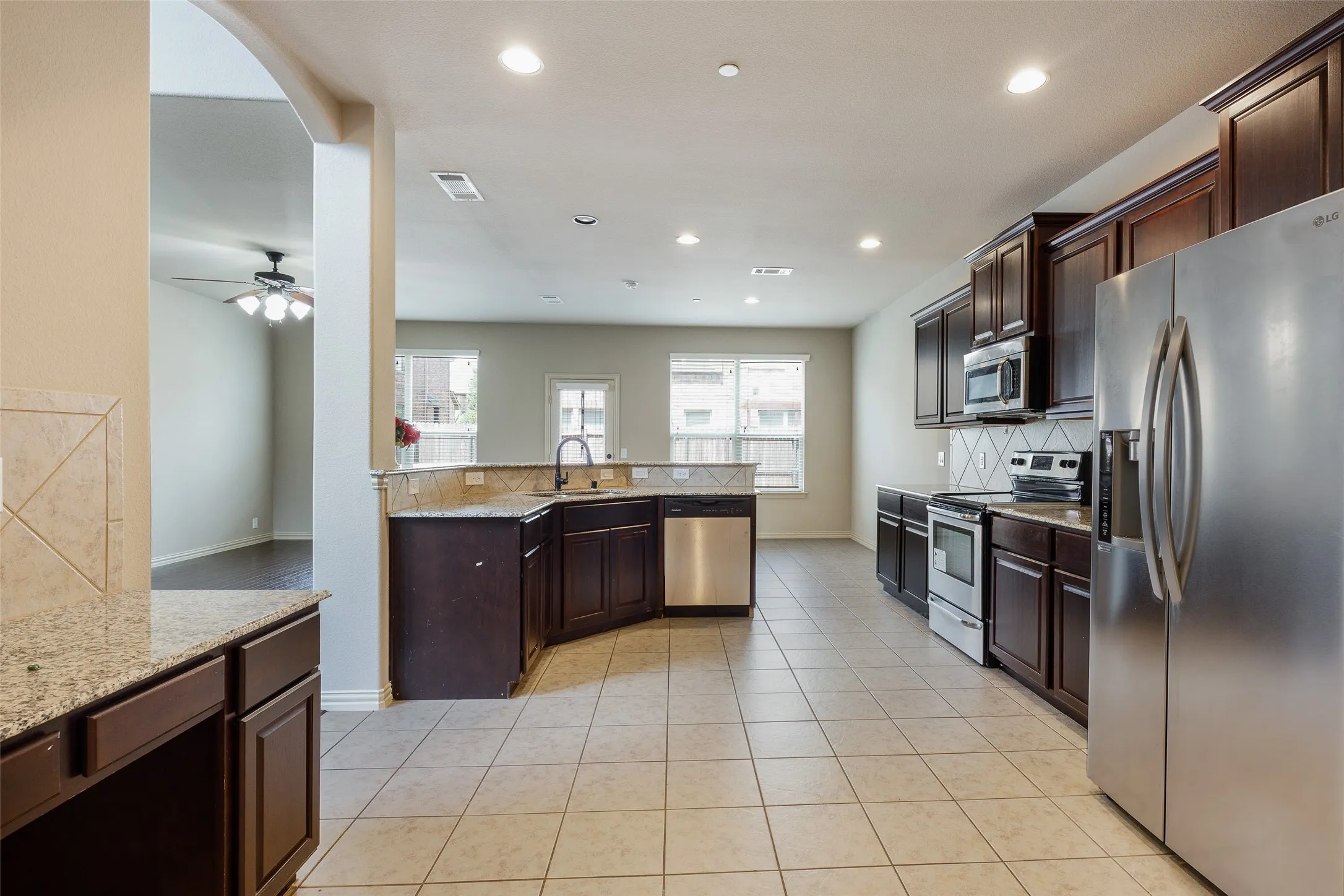 Townhouse For Rent in Collin County , 878 Caballero Drive, Allen, Texas 75013, 3 Bedroom, 3 Bathroom, 2 Garage spaces, 2,000 Sqft, built in 2013, mls#21373437, Real Estate Agent in Allen, Homes For Rent in Collin county, Homes For Rent in Allen, Realtor in Allen Texas, Real Estate Brokerage Independent Realty Texas, Luminita Cordes Realtor