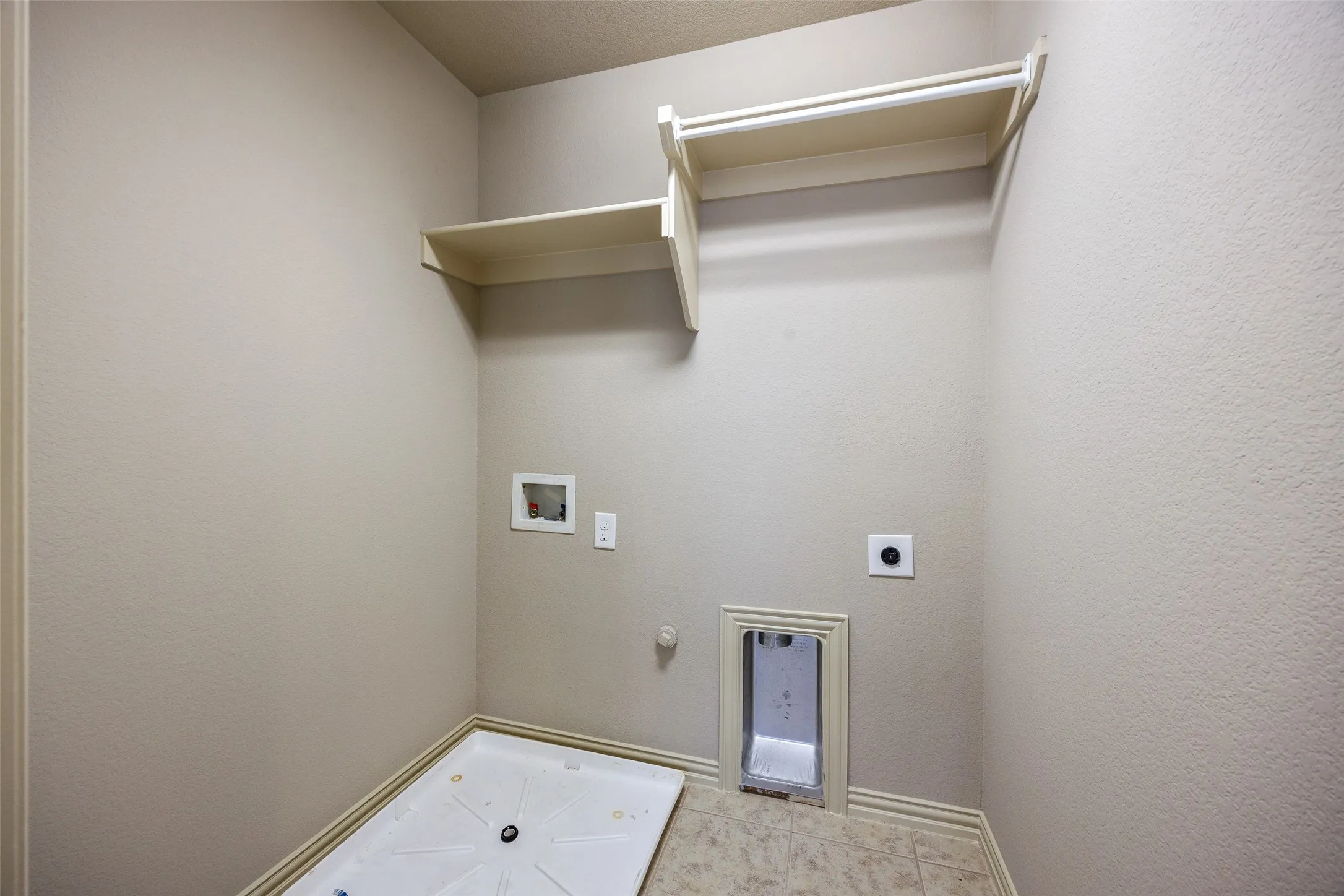 Townhouse For Rent in Collin County , 878 Caballero Drive, Allen, Texas 75013, 3 Bedroom, 3 Bathroom, 2 Garage spaces, 2,000 Sqft, built in 2013, mls#21373437, Real Estate Agent in Allen, Homes For Rent in Collin county, Homes For Rent in Allen, Realtor in Allen Texas, Real Estate Brokerage Independent Realty Texas, Luminita Cordes Realtor
