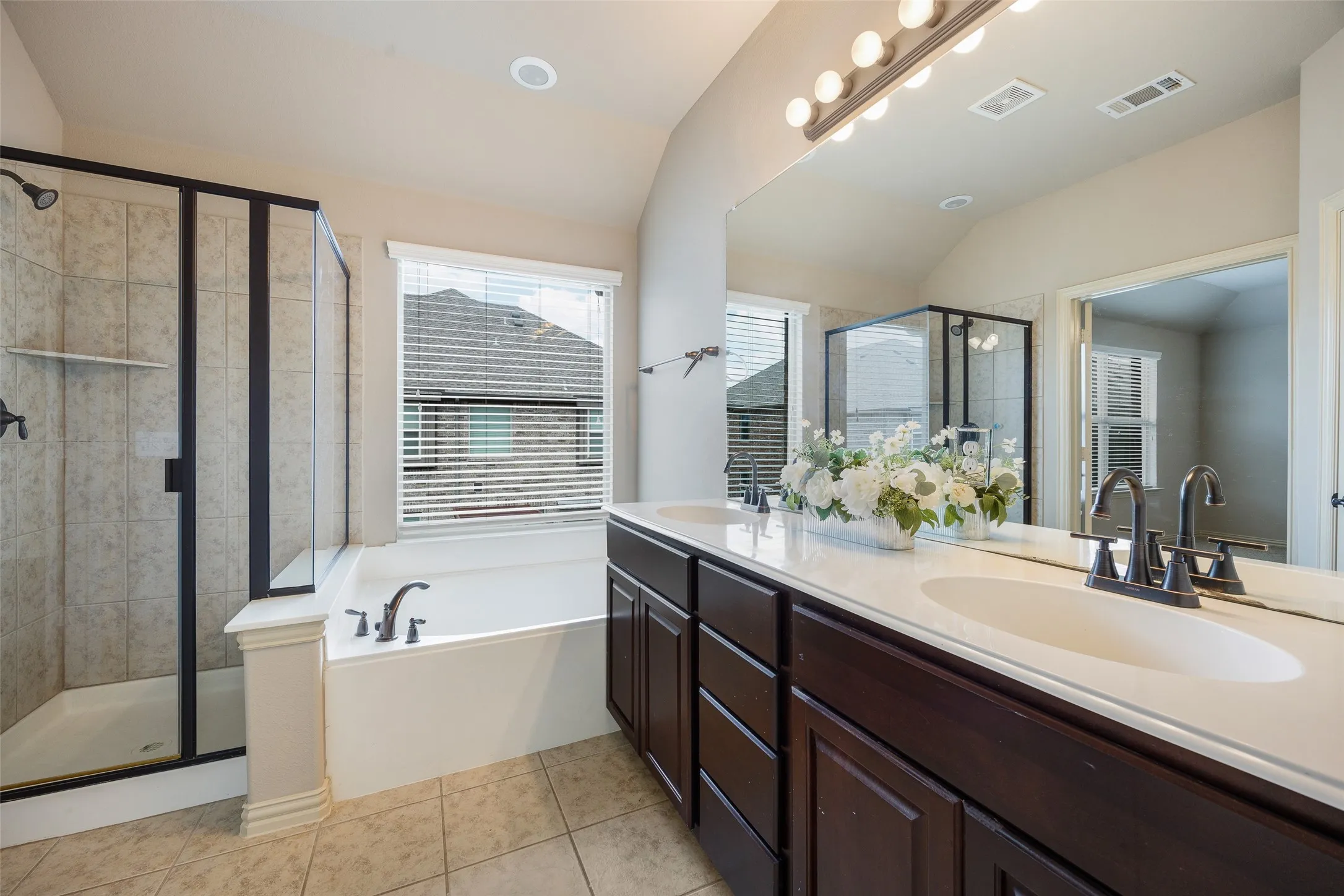 Townhouse For Rent in Collin County , 878 Caballero Drive, Allen, Texas 75013, 3 Bedroom, 3 Bathroom, 2 Garage spaces, 2,000 Sqft, built in 2013, mls#21373437, Real Estate Agent in Allen, Homes For Rent in Collin county, Homes For Rent in Allen, Realtor in Allen Texas, Real Estate Brokerage Independent Realty Texas, Luminita Cordes Realtor