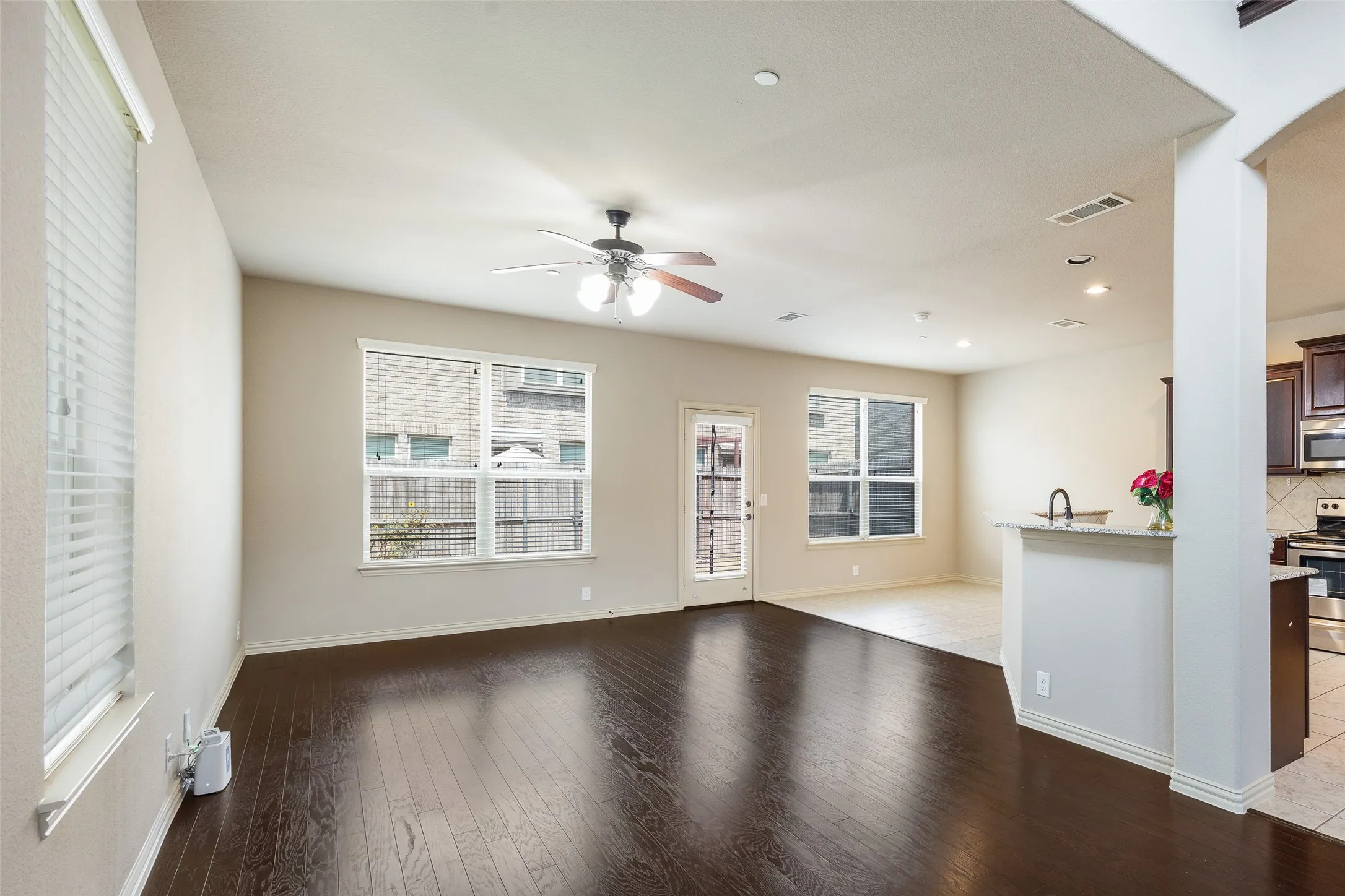 Townhouse For Rent in Collin County , 878 Caballero Drive, Allen, Texas 75013, 3 Bedroom, 3 Bathroom, 2 Garage spaces, 2,000 Sqft, built in 2013, mls#21373437, Real Estate Agent in Allen, Homes For Rent in Collin county, Homes For Rent in Allen, Realtor in Allen Texas, Real Estate Brokerage Independent Realty Texas, Luminita Cordes Realtor