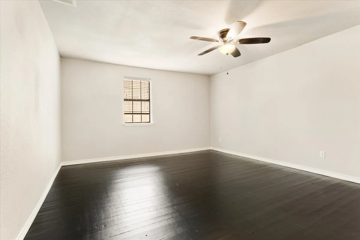 Single Family Residence For Sale in Grayson County , 3728 Luella Road, Sherman, Texas 75090, 3 Bedroom, 2 Bathroom, Garage spaces, 1,776 Sqft, built in 1910, mls#21376739, Real Estate Agent in Sherman, Homes For Sale in Grayson county, Homes For Sale in Sherman, Realtor in Sherman Texas, Real Estate Brokerage Independent Realty Texas, Luminita Cordes Realtor