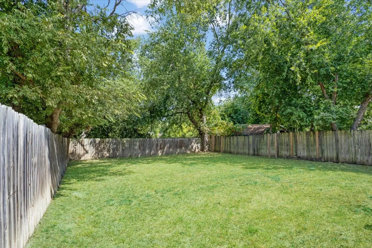 Single Family Residence For Sale in Grayson County , 3728 Luella Road, Sherman, Texas 75090, 3 Bedroom, 2 Bathroom, Garage spaces, 1,776 Sqft, built in 1910, mls#21376739, Real Estate Agent in Sherman, Homes For Sale in Grayson county, Homes For Sale in Sherman, Realtor in Sherman Texas, Real Estate Brokerage Independent Realty Texas, Luminita Cordes Realtor