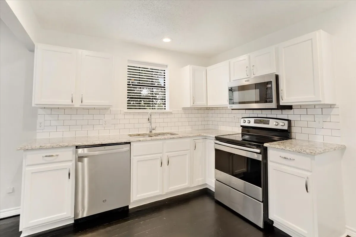 Single Family Residence For Sale in Grayson County , 3728 Luella Road, Sherman, Texas 75090, 3 Bedroom, 2 Bathroom, Garage spaces, 1,776 Sqft, built in 1910, mls#21376739, Real Estate Agent in Sherman, Homes For Sale in Grayson county, Homes For Sale in Sherman, Realtor in Sherman Texas, Real Estate Brokerage Independent Realty Texas, Luminita Cordes Realtor