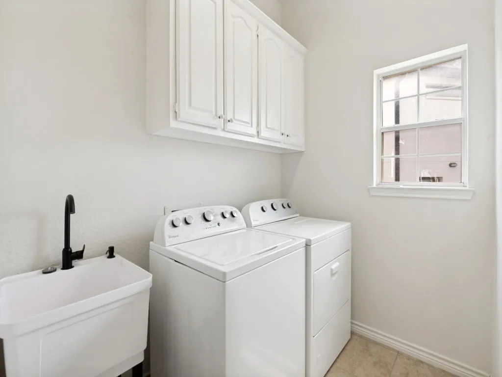 Single Family Residence For Rent in Denton County , 4620 Dusk Meadow Drive, Carrollton, Texas 75010, 4 Bedroom, 3 Bathroom, 2 Garage spaces, 2,353 Sqft, built in 1992, mls#21376744, Real Estate Agent in Carrollton, Homes For Rent in Denton county, Homes For Rent in Carrollton, Realtor in Carrollton Texas, Real Estate Brokerage Independent Realty Texas, Luminita Cordes Realtor
