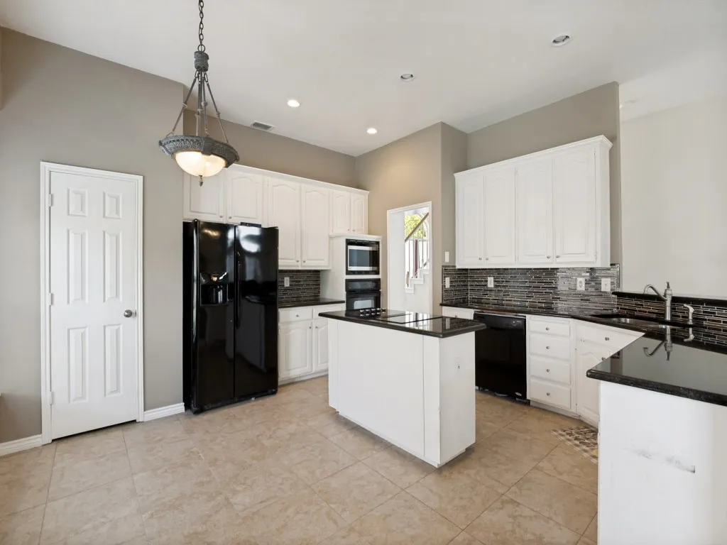 Single Family Residence For Rent in Denton County , 4620 Dusk Meadow Drive, Carrollton, Texas 75010, 4 Bedroom, 3 Bathroom, 2 Garage spaces, 2,353 Sqft, built in 1992, mls#21376744, Real Estate Agent in Carrollton, Homes For Rent in Denton county, Homes For Rent in Carrollton, Realtor in Carrollton Texas, Real Estate Brokerage Independent Realty Texas, Luminita Cordes Realtor