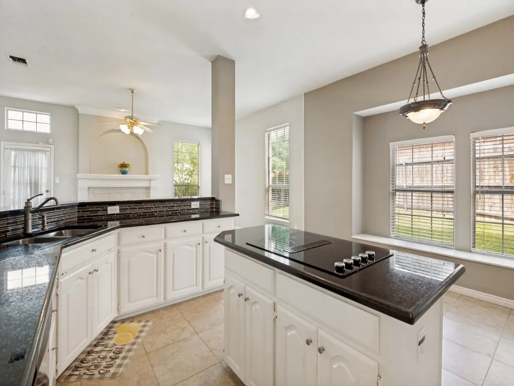 Single Family Residence For Rent in Denton County , 4620 Dusk Meadow Drive, Carrollton, Texas 75010, 4 Bedroom, 3 Bathroom, 2 Garage spaces, 2,353 Sqft, built in 1992, mls#21376744, Real Estate Agent in Carrollton, Homes For Rent in Denton county, Homes For Rent in Carrollton, Realtor in Carrollton Texas, Real Estate Brokerage Independent Realty Texas, Luminita Cordes Realtor