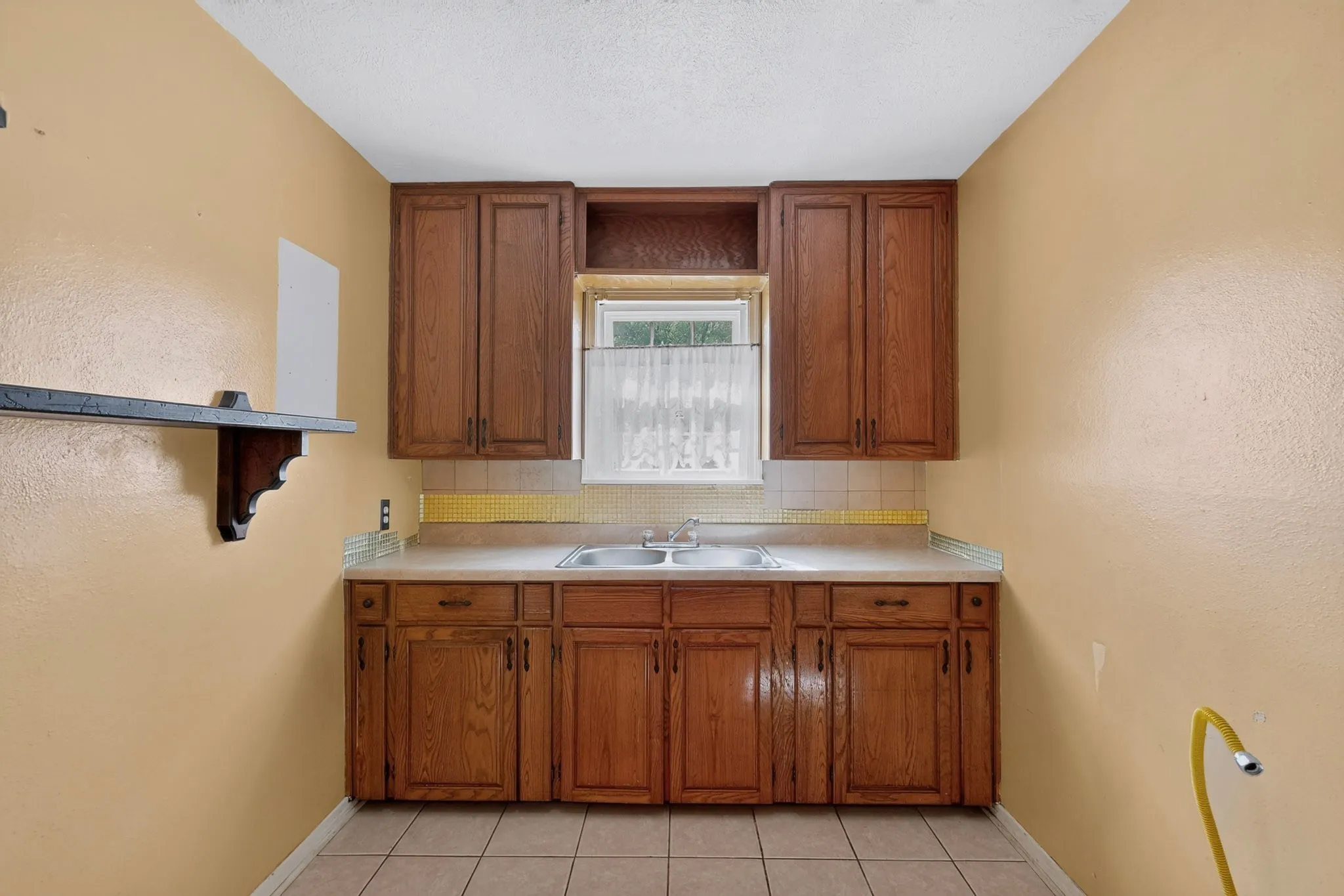 Single Family Residence For Sale in Dallas County , 2006 S Ewing Avenue, Dallas, Texas 75216, 2 Bedroom, 1 Bathroom, 1 Garage spaces, 989 Sqft, built in 1940, mls#21376294, Real Estate Agent in Dallas, Homes For Sale in Dallas county, Homes For Sale in Dallas, Realtor in Dallas Texas, Real Estate Brokerage Independent Realty Texas, Luminita Cordes Realtor
