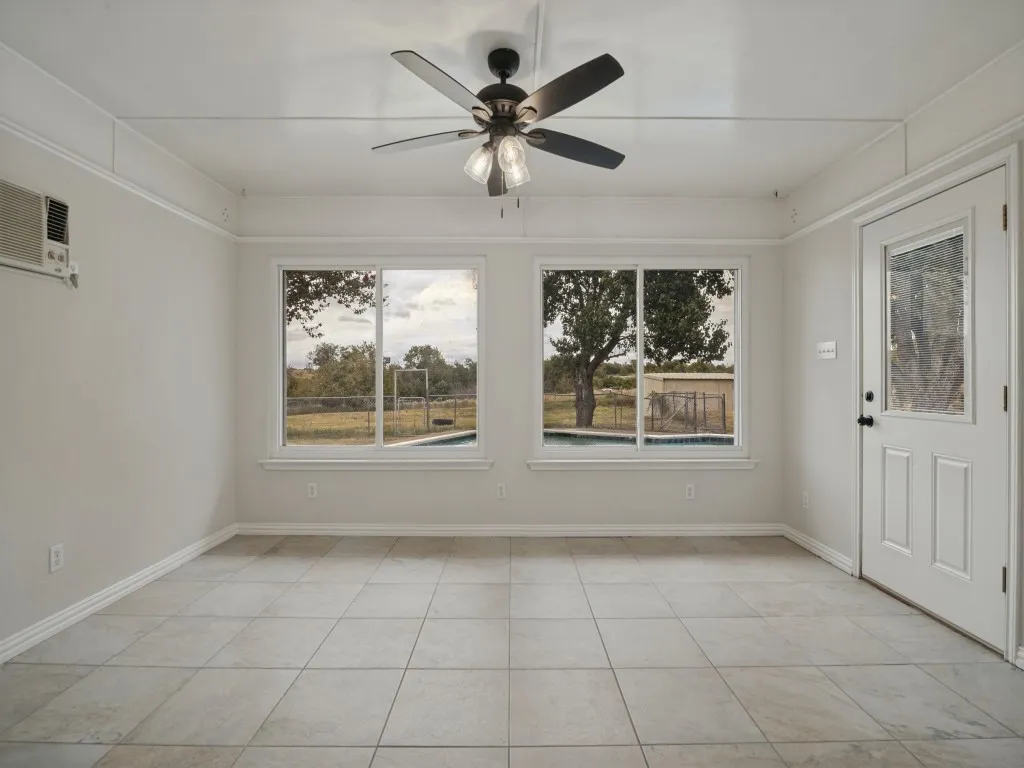 Single Family Residence For Sale in Kaufman County , 9300 High Country Lane, Forney, Texas 75126, 3 Bedroom, 2 Bathroom, 2 Garage spaces, 1,758 Sqft, built in 1992, mls#21375653, Real Estate Agent in Forney, Homes For Sale in Kaufman county, Homes For Sale in Forney, Realtor in Forney Texas, Real Estate Brokerage Independent Realty Texas, Luminita Cordes Realtor