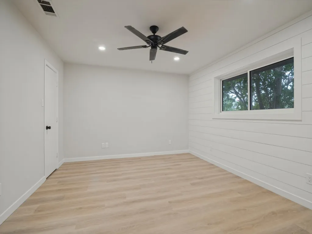 Single Family Residence For Sale in Kaufman County , 9300 High Country Lane, Forney, Texas 75126, 3 Bedroom, 2 Bathroom, 2 Garage spaces, 1,758 Sqft, built in 1992, mls#21375653, Real Estate Agent in Forney, Homes For Sale in Kaufman county, Homes For Sale in Forney, Realtor in Forney Texas, Real Estate Brokerage Independent Realty Texas, Luminita Cordes Realtor