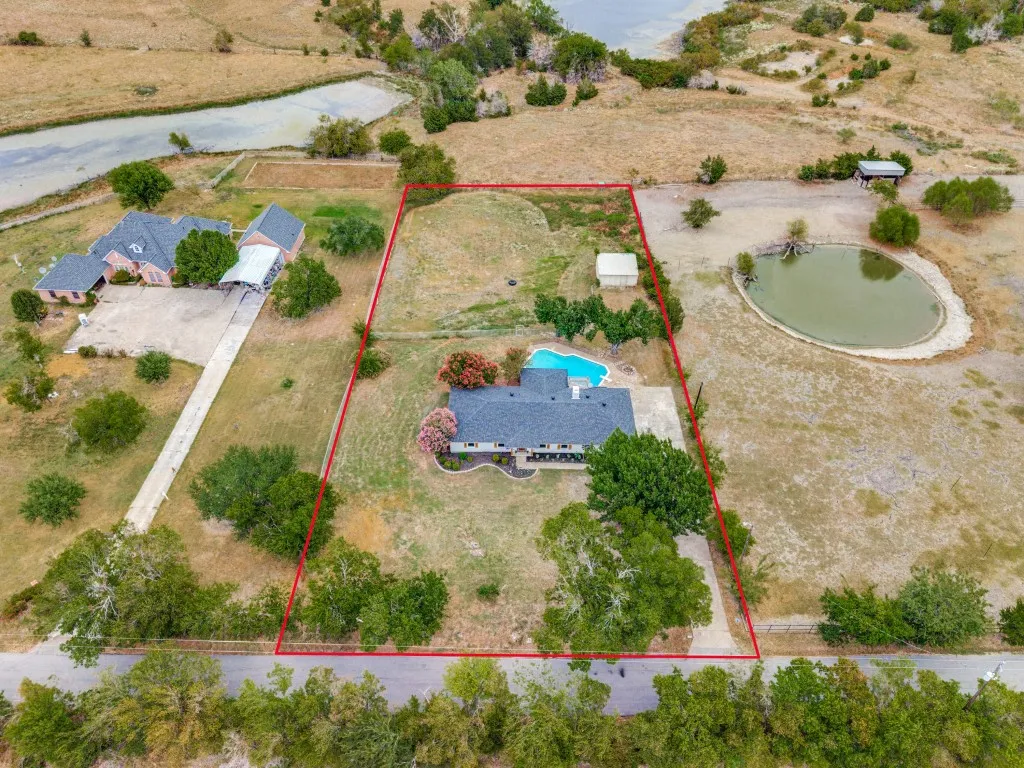 Single Family Residence For Sale in Kaufman County , 9300 High Country Lane, Forney, Texas 75126, 3 Bedroom, 2 Bathroom, 2 Garage spaces, 1,758 Sqft, built in 1992, mls#21375653, Real Estate Agent in Forney, Homes For Sale in Kaufman county, Homes For Sale in Forney, Realtor in Forney Texas, Real Estate Brokerage Independent Realty Texas, Luminita Cordes Realtor