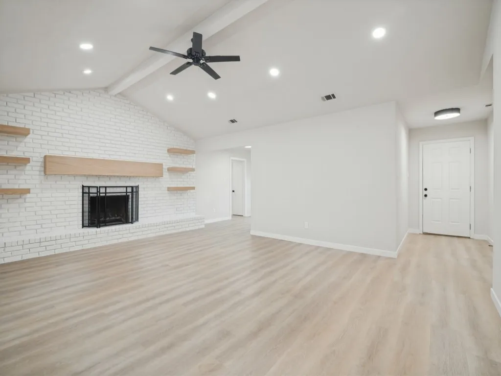 Single Family Residence For Sale in Kaufman County , 9300 High Country Lane, Forney, Texas 75126, 3 Bedroom, 2 Bathroom, 2 Garage spaces, 1,758 Sqft, built in 1992, mls#21375653, Real Estate Agent in Forney, Homes For Sale in Kaufman county, Homes For Sale in Forney, Realtor in Forney Texas, Real Estate Brokerage Independent Realty Texas, Luminita Cordes Realtor