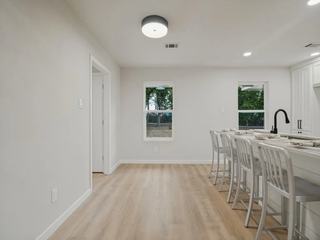 Single Family Residence For Sale in Kaufman County , 9300 High Country Lane, Forney, Texas 75126, 3 Bedroom, 2 Bathroom, 2 Garage spaces, 1,758 Sqft, built in 1992, mls#21375653, Real Estate Agent in Forney, Homes For Sale in Kaufman county, Homes For Sale in Forney, Realtor in Forney Texas, Real Estate Brokerage Independent Realty Texas, Luminita Cordes Realtor