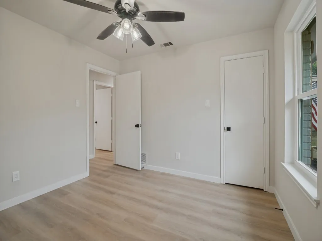 Single Family Residence For Sale in Kaufman County , 9300 High Country Lane, Forney, Texas 75126, 3 Bedroom, 2 Bathroom, 2 Garage spaces, 1,758 Sqft, built in 1992, mls#21375653, Real Estate Agent in Forney, Homes For Sale in Kaufman county, Homes For Sale in Forney, Realtor in Forney Texas, Real Estate Brokerage Independent Realty Texas, Luminita Cordes Realtor