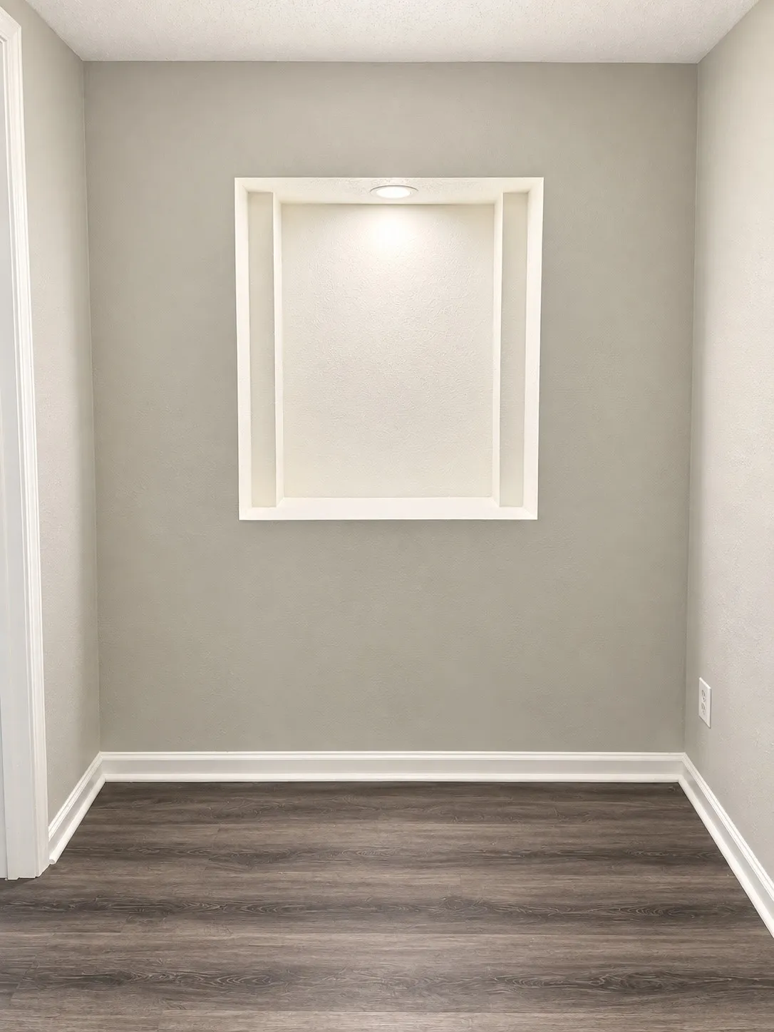 Built-in wall niche with integrated lighting,