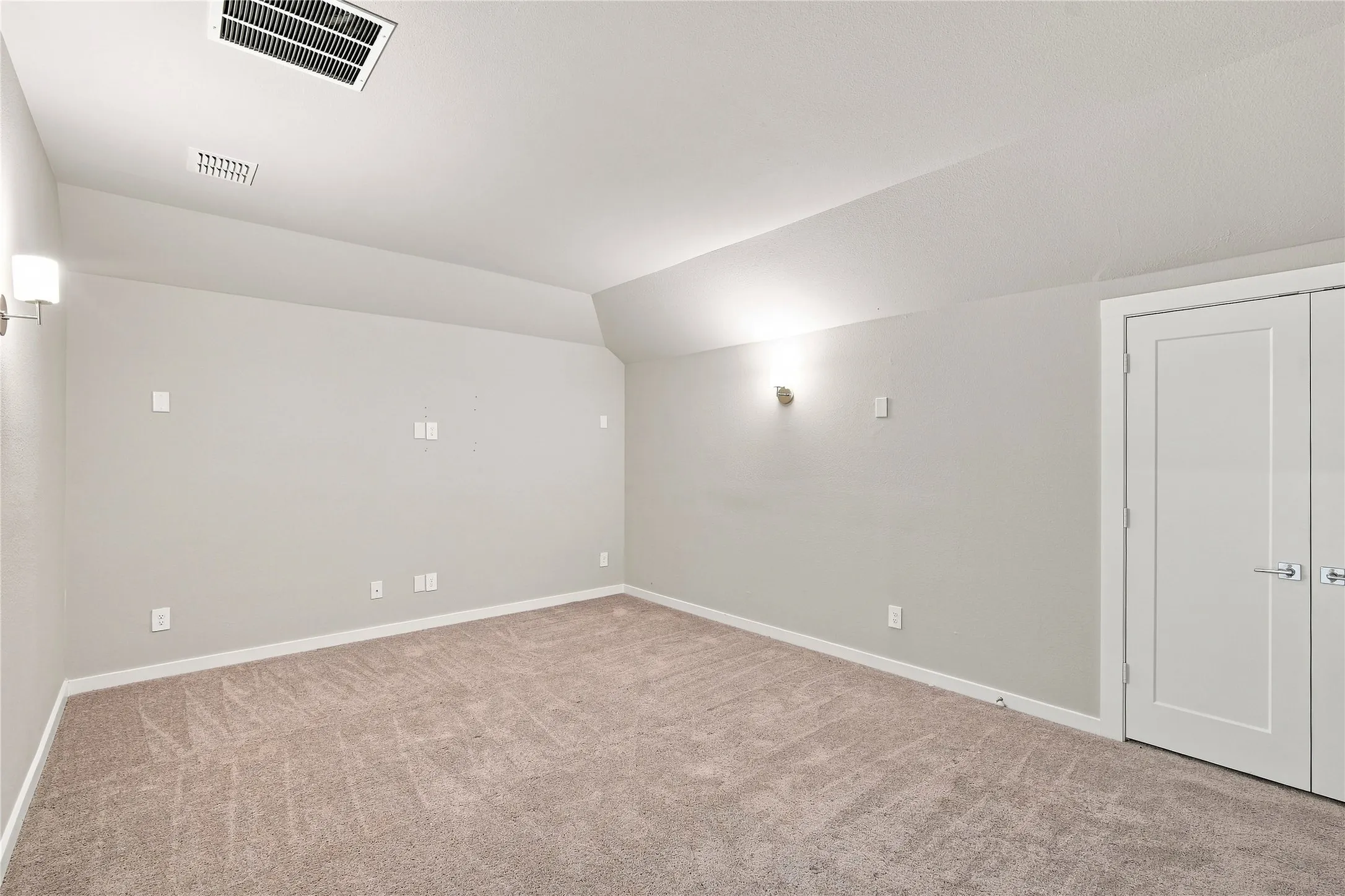 Single Family Residence For Sale in Collin County , 142 Cyprus Grove Drive, Lavon, Texas 75166, 5 Bedroom, 5 Bathroom, 3 Garage spaces, 3,749 Sqft, built in 2022, mls#21375348, Real Estate Agent in Lavon, Homes For Sale in Collin county, Homes For Sale in Lavon, Realtor in Lavon Texas, Real Estate Brokerage Independent Realty Texas, Luminita Cordes Realtor