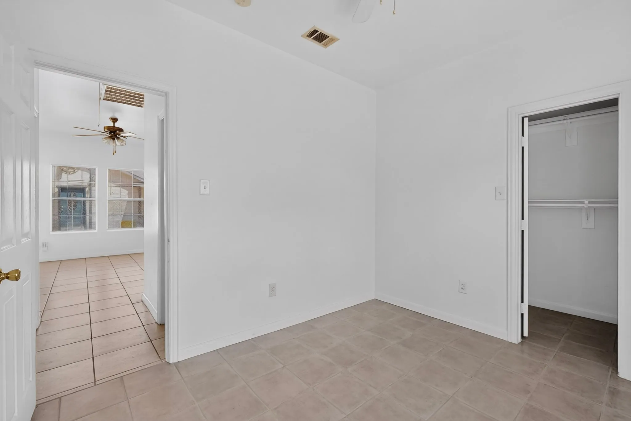 Single Family Residence For Rent in Dallas County , 762 Bethpage Avenue, Dallas, Texas 75217, 3 Bedroom, 2 Bathroom, Garage spaces, 1,240 Sqft, built in 2006, mls#21376568, Real Estate Agent in Dallas, Homes For Rent in Dallas county, Homes For Rent in Dallas, Realtor in Dallas Texas, Real Estate Brokerage Independent Realty Texas, Luminita Cordes Realtor