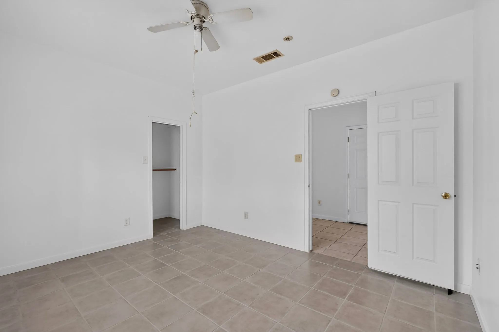 Single Family Residence For Rent in Dallas County , 762 Bethpage Avenue, Dallas, Texas 75217, 3 Bedroom, 2 Bathroom, Garage spaces, 1,240 Sqft, built in 2006, mls#21376568, Real Estate Agent in Dallas, Homes For Rent in Dallas county, Homes For Rent in Dallas, Realtor in Dallas Texas, Real Estate Brokerage Independent Realty Texas, Luminita Cordes Realtor