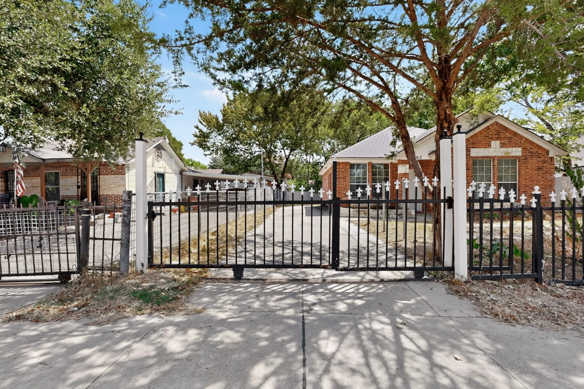 Single Family Residence For Rent in Dallas County , 762 Bethpage Avenue, Dallas, Texas 75217, 3 Bedroom, 2 Bathroom, Garage spaces, 1,240 Sqft, built in 2006, mls#21376568, Real Estate Agent in Dallas, Homes For Rent in Dallas county, Homes For Rent in Dallas, Realtor in Dallas Texas, Real Estate Brokerage Independent Realty Texas, Luminita Cordes Realtor