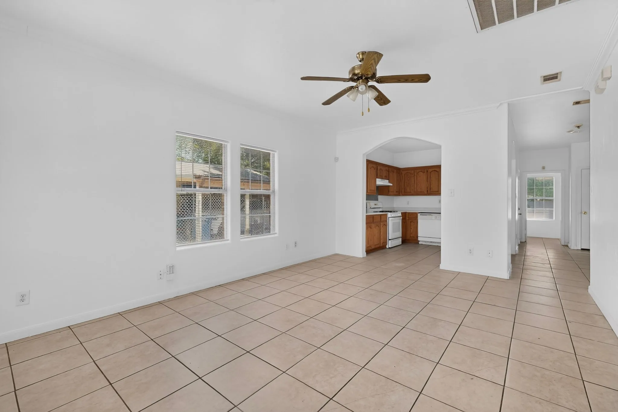 Single Family Residence For Rent in Dallas County , 762 Bethpage Avenue, Dallas, Texas 75217, 3 Bedroom, 2 Bathroom, Garage spaces, 1,240 Sqft, built in 2006, mls#21376568, Real Estate Agent in Dallas, Homes For Rent in Dallas county, Homes For Rent in Dallas, Realtor in Dallas Texas, Real Estate Brokerage Independent Realty Texas, Luminita Cordes Realtor