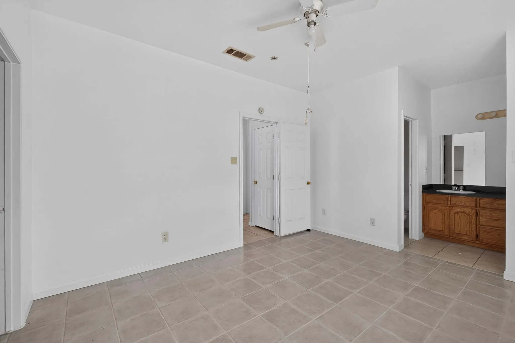 Single Family Residence For Rent in Dallas County , 762 Bethpage Avenue, Dallas, Texas 75217, 3 Bedroom, 2 Bathroom, Garage spaces, 1,240 Sqft, built in 2006, mls#21376568, Real Estate Agent in Dallas, Homes For Rent in Dallas county, Homes For Rent in Dallas, Realtor in Dallas Texas, Real Estate Brokerage Independent Realty Texas, Luminita Cordes Realtor