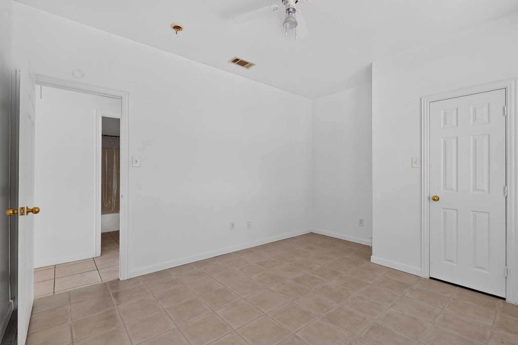 Single Family Residence For Rent in Dallas County , 762 Bethpage Avenue, Dallas, Texas 75217, 3 Bedroom, 2 Bathroom, Garage spaces, 1,240 Sqft, built in 2006, mls#21376568, Real Estate Agent in Dallas, Homes For Rent in Dallas county, Homes For Rent in Dallas, Realtor in Dallas Texas, Real Estate Brokerage Independent Realty Texas, Luminita Cordes Realtor