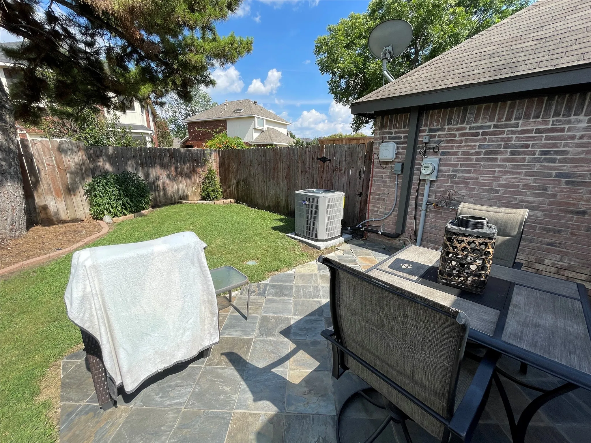 Single Family Residence For Rent in Dallas County , 421 Leisure Lane, Coppell, Texas 75019, 3 Bedroom, 3 Bathroom, 2 Garage spaces, 1,445 Sqft, built in 1988, mls#21376681, Real Estate Agent in Coppell, Homes For Rent in Dallas county, Homes For Rent in Coppell, Realtor in Coppell Texas, Real Estate Brokerage Independent Realty Texas, Luminita Cordes Realtor