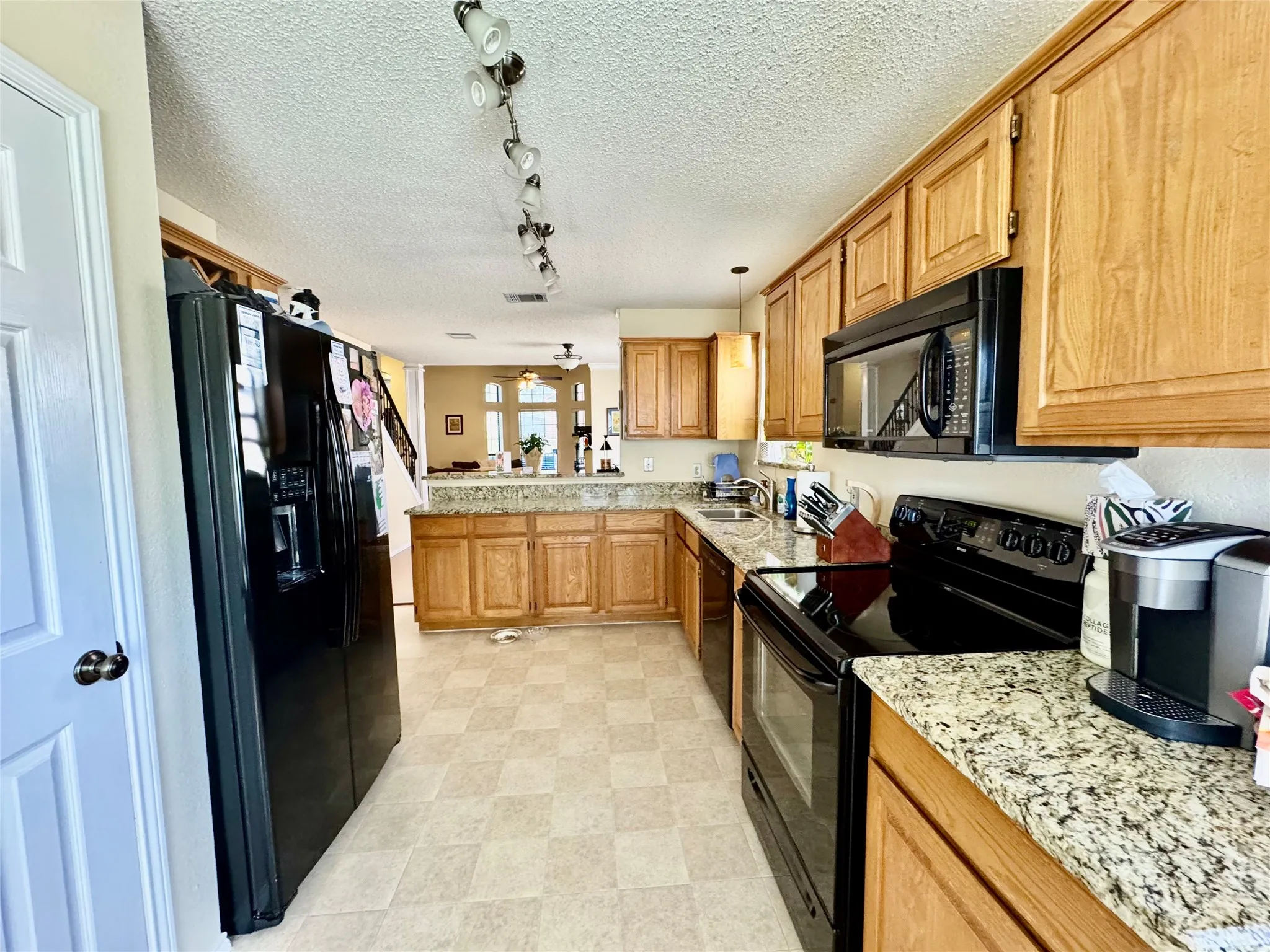 Single Family Residence For Rent in Dallas County , 421 Leisure Lane, Coppell, Texas 75019, 3 Bedroom, 3 Bathroom, 2 Garage spaces, 1,445 Sqft, built in 1988, mls#21376681, Real Estate Agent in Coppell, Homes For Rent in Dallas county, Homes For Rent in Coppell, Realtor in Coppell Texas, Real Estate Brokerage Independent Realty Texas, Luminita Cordes Realtor