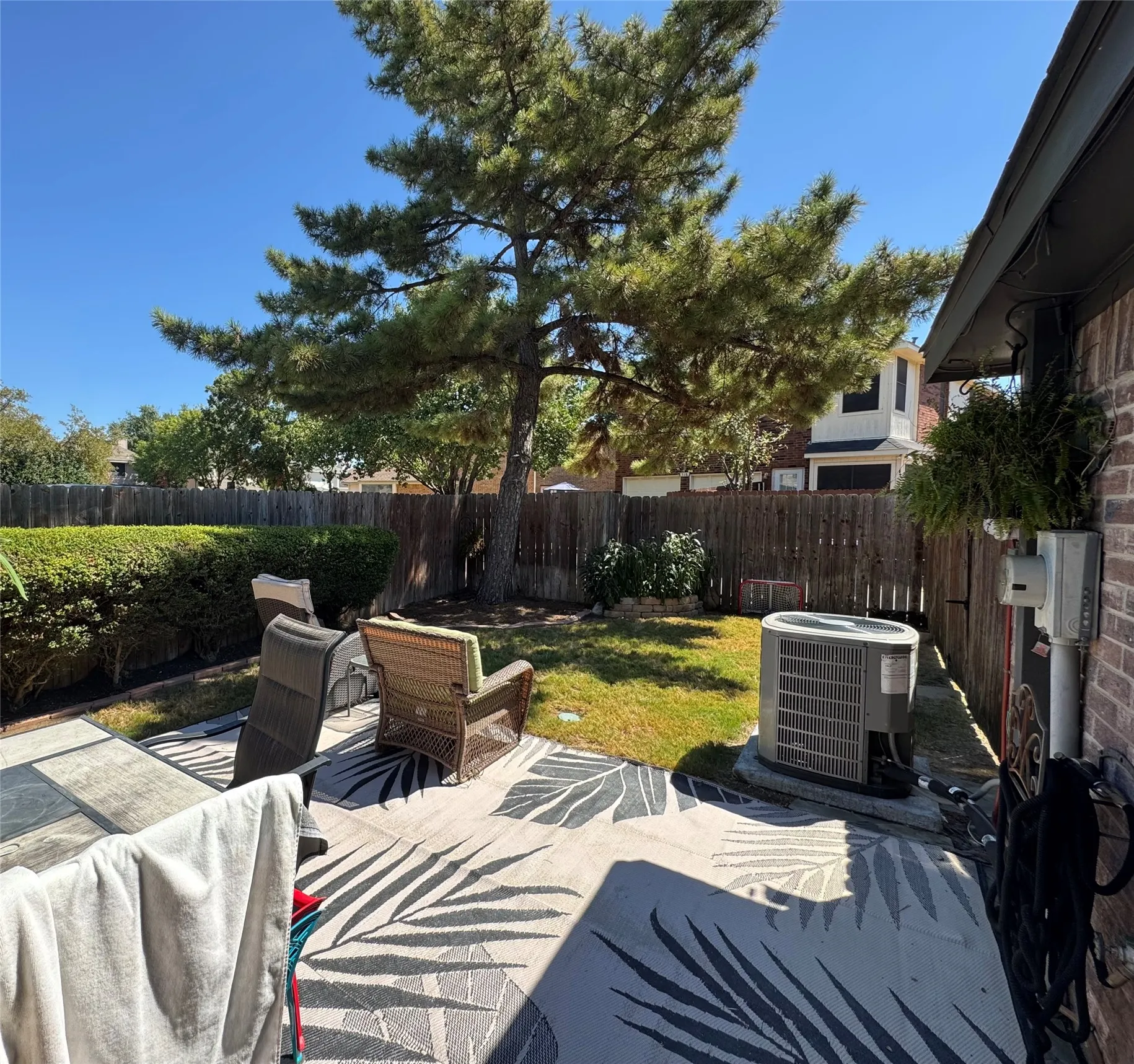 Single Family Residence For Rent in Dallas County , 421 Leisure Lane, Coppell, Texas 75019, 3 Bedroom, 3 Bathroom, 2 Garage spaces, 1,445 Sqft, built in 1988, mls#21376681, Real Estate Agent in Coppell, Homes For Rent in Dallas county, Homes For Rent in Coppell, Realtor in Coppell Texas, Real Estate Brokerage Independent Realty Texas, Luminita Cordes Realtor