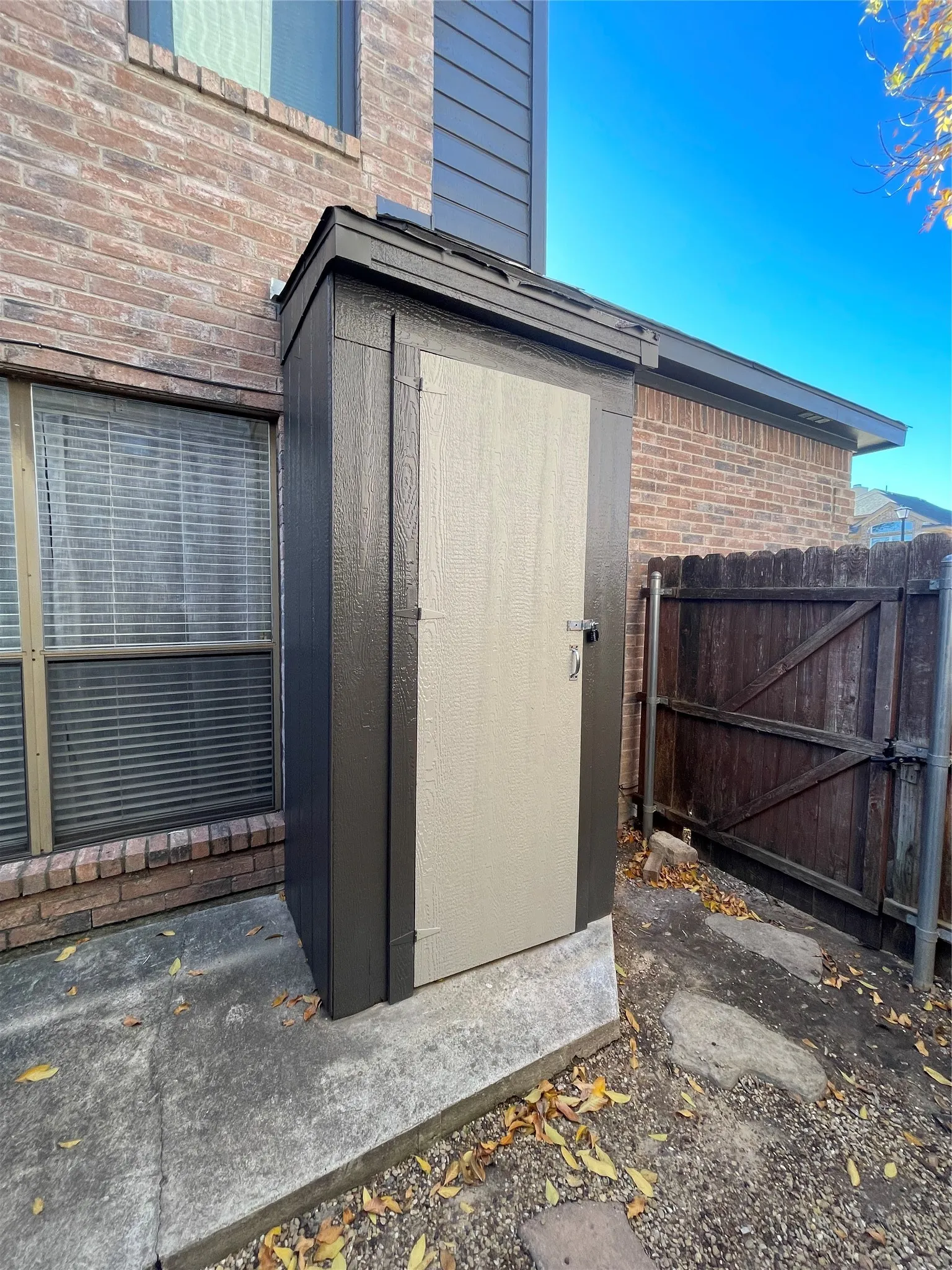 Single Family Residence For Rent in Dallas County , 421 Leisure Lane, Coppell, Texas 75019, 3 Bedroom, 3 Bathroom, 2 Garage spaces, 1,445 Sqft, built in 1988, mls#21376681, Real Estate Agent in Coppell, Homes For Rent in Dallas county, Homes For Rent in Coppell, Realtor in Coppell Texas, Real Estate Brokerage Independent Realty Texas, Luminita Cordes Realtor