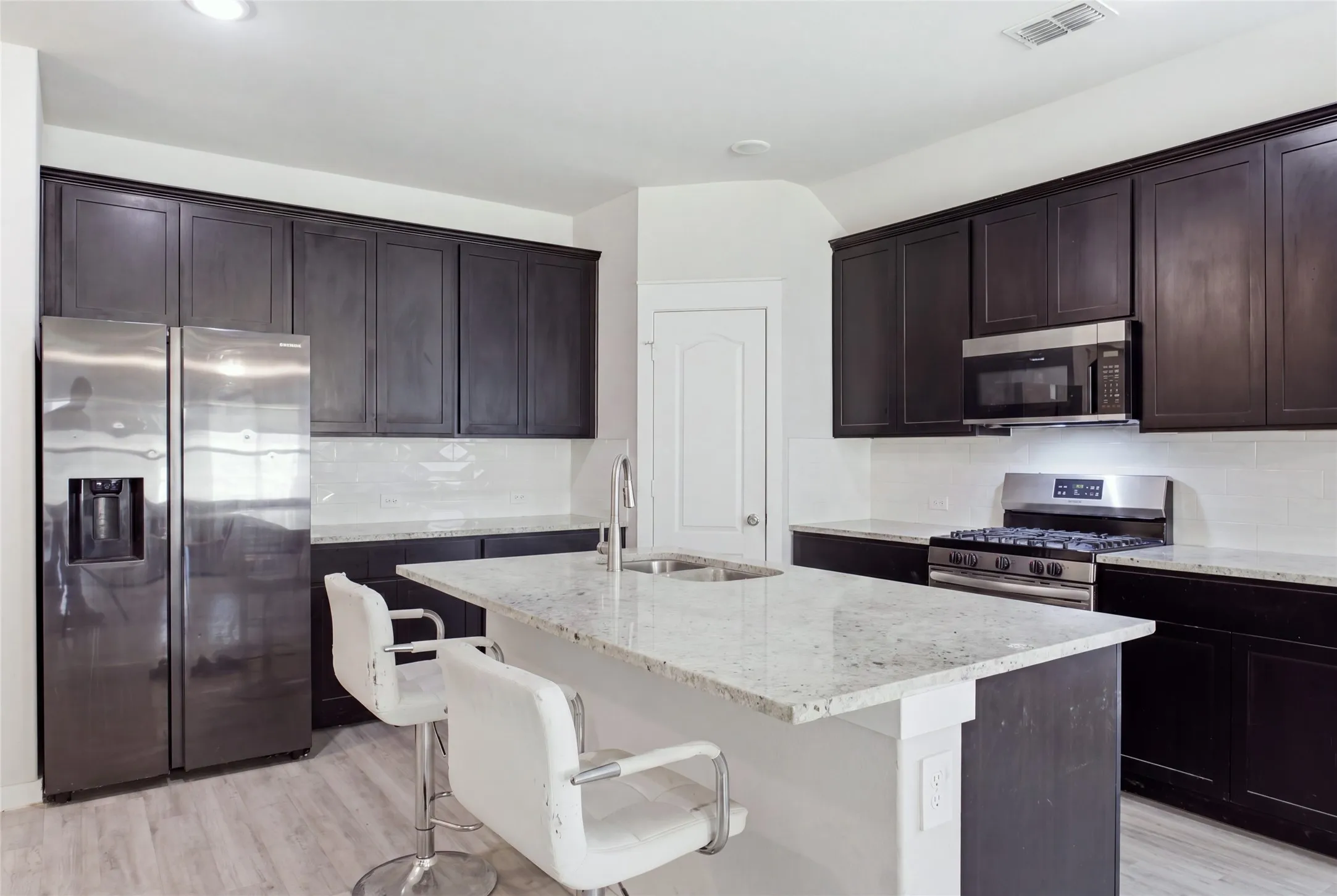 Single Family Residence For Sale in Collin County , 2525 Moser Lane, Royse City, Texas 75189, 4 Bedroom, 2 Bathroom, 2 Garage spaces, 2,035 Sqft, built in 2022, mls#21376747, Real Estate Agent in Royse City, Homes For Sale in Collin county, Homes For Sale in Royse City, Realtor in Royse City Texas, Real Estate Brokerage Independent Realty Texas, Luminita Cordes Realtor