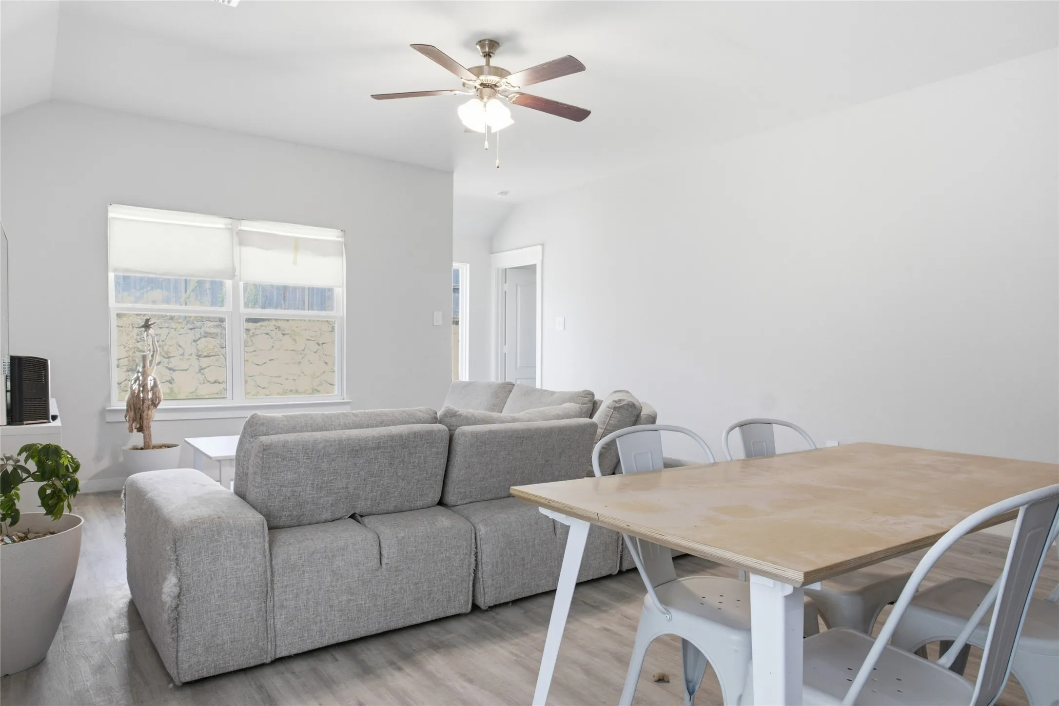 Single Family Residence For Sale in Collin County , 2525 Moser Lane, Royse City, Texas 75189, 4 Bedroom, 2 Bathroom, 2 Garage spaces, 2,035 Sqft, built in 2022, mls#21376747, Real Estate Agent in Royse City, Homes For Sale in Collin county, Homes For Sale in Royse City, Realtor in Royse City Texas, Real Estate Brokerage Independent Realty Texas, Luminita Cordes Realtor