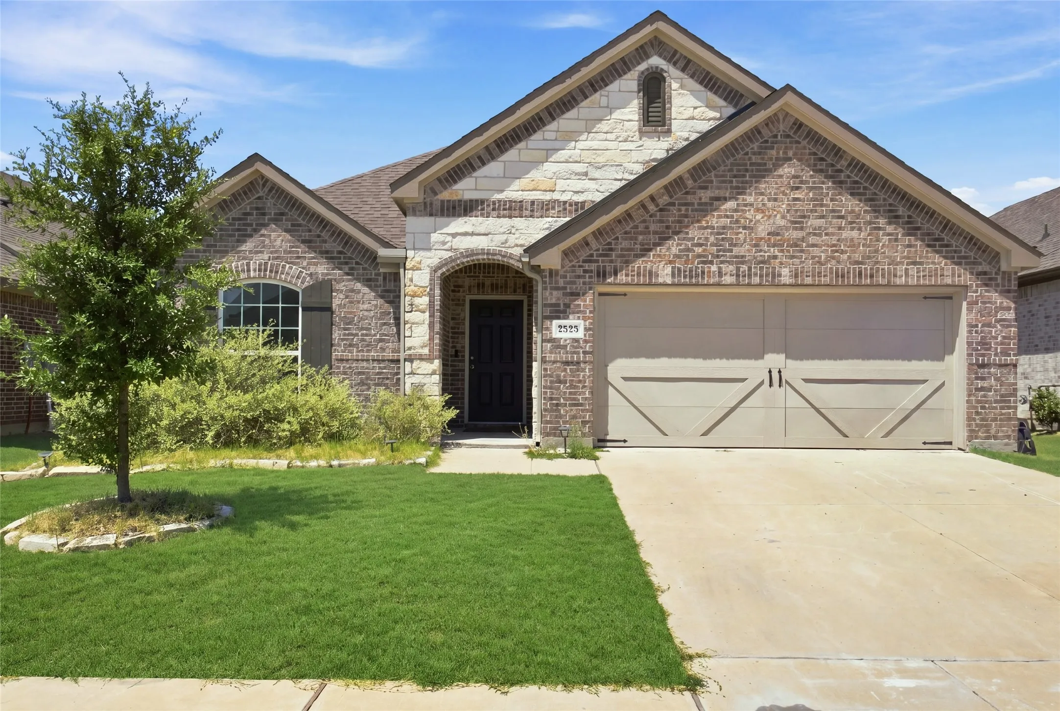 Single Family Residence For Sale in Collin County , 2525 Moser Lane, Royse City, Texas 75189, 4 Bedroom, 2 Bathroom, 2 Garage spaces, 2,035 Sqft, built in 2022, mls#21376747, Real Estate Agent in Royse City, Homes For Sale in Collin county, Homes For Sale in Royse City, Realtor in Royse City Texas, Real Estate Brokerage Independent Realty Texas, Luminita Cordes Realtor