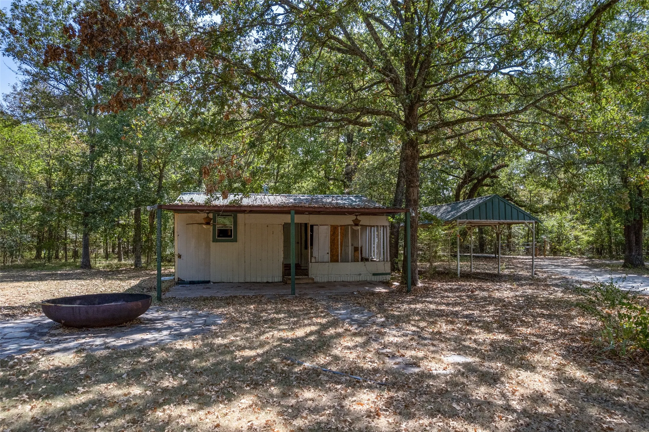 Farm For Sale in Franklin (TX) County , 3383 NW CR 1030, Mount Vernon, Texas 75457, 3 Bedroom, 2 Bathroom, 1 Garage spaces, 1,920 Sqft, built in 2011, mls#21375886, Real Estate Agent in Mount Vernon, Homes For Sale in Franklin (TX) county, Homes For Sale in Mount Vernon, Realtor in Mount Vernon Texas, Real Estate Brokerage Independent Realty Texas, Luminita Cordes Realtor