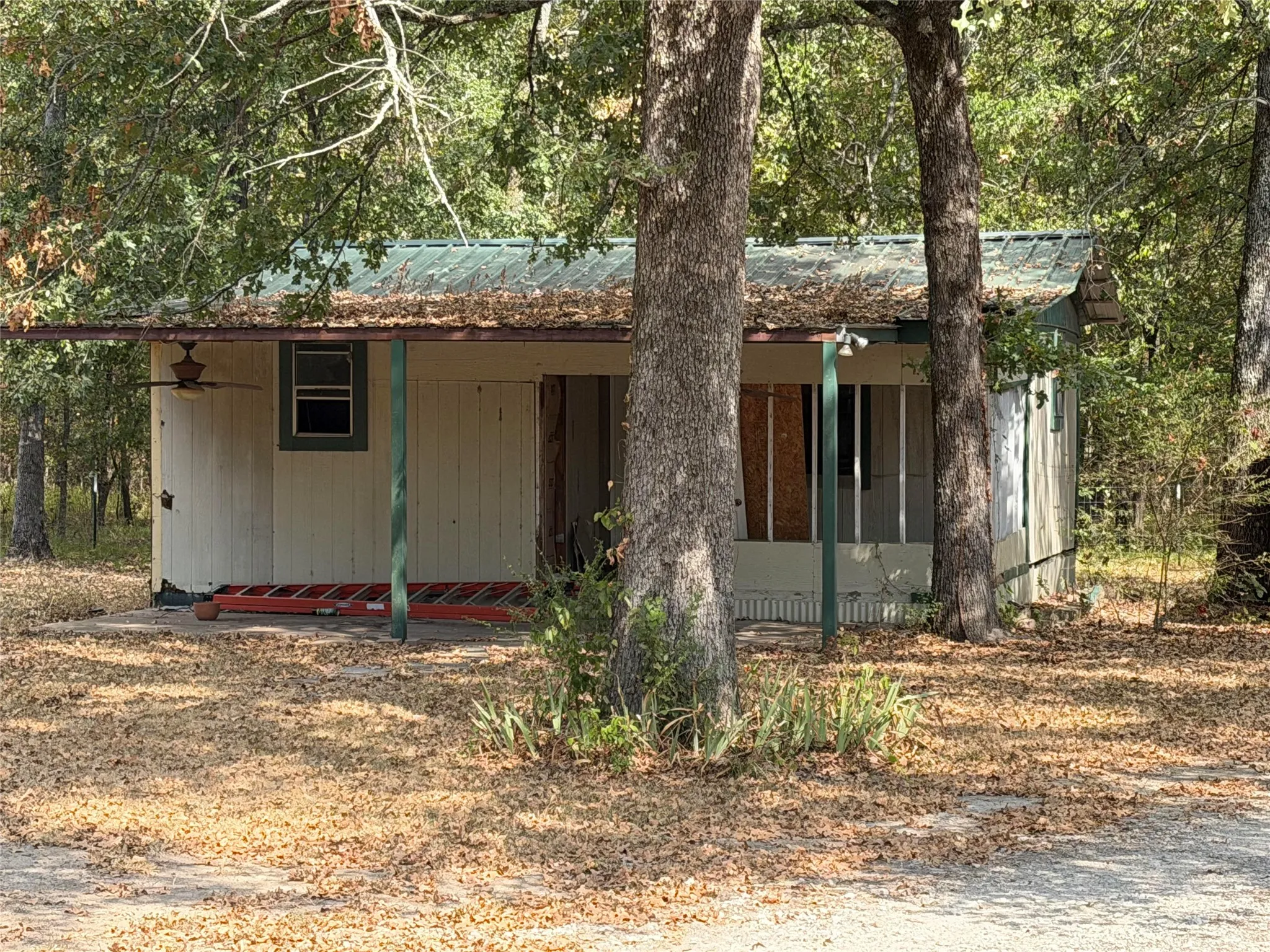 Farm For Sale in Franklin (TX) County , 3383 NW CR 1030, Mount Vernon, Texas 75457, 3 Bedroom, 2 Bathroom, 1 Garage spaces, 1,920 Sqft, built in 2011, mls#21375886, Real Estate Agent in Mount Vernon, Homes For Sale in Franklin (TX) county, Homes For Sale in Mount Vernon, Realtor in Mount Vernon Texas, Real Estate Brokerage Independent Realty Texas, Luminita Cordes Realtor