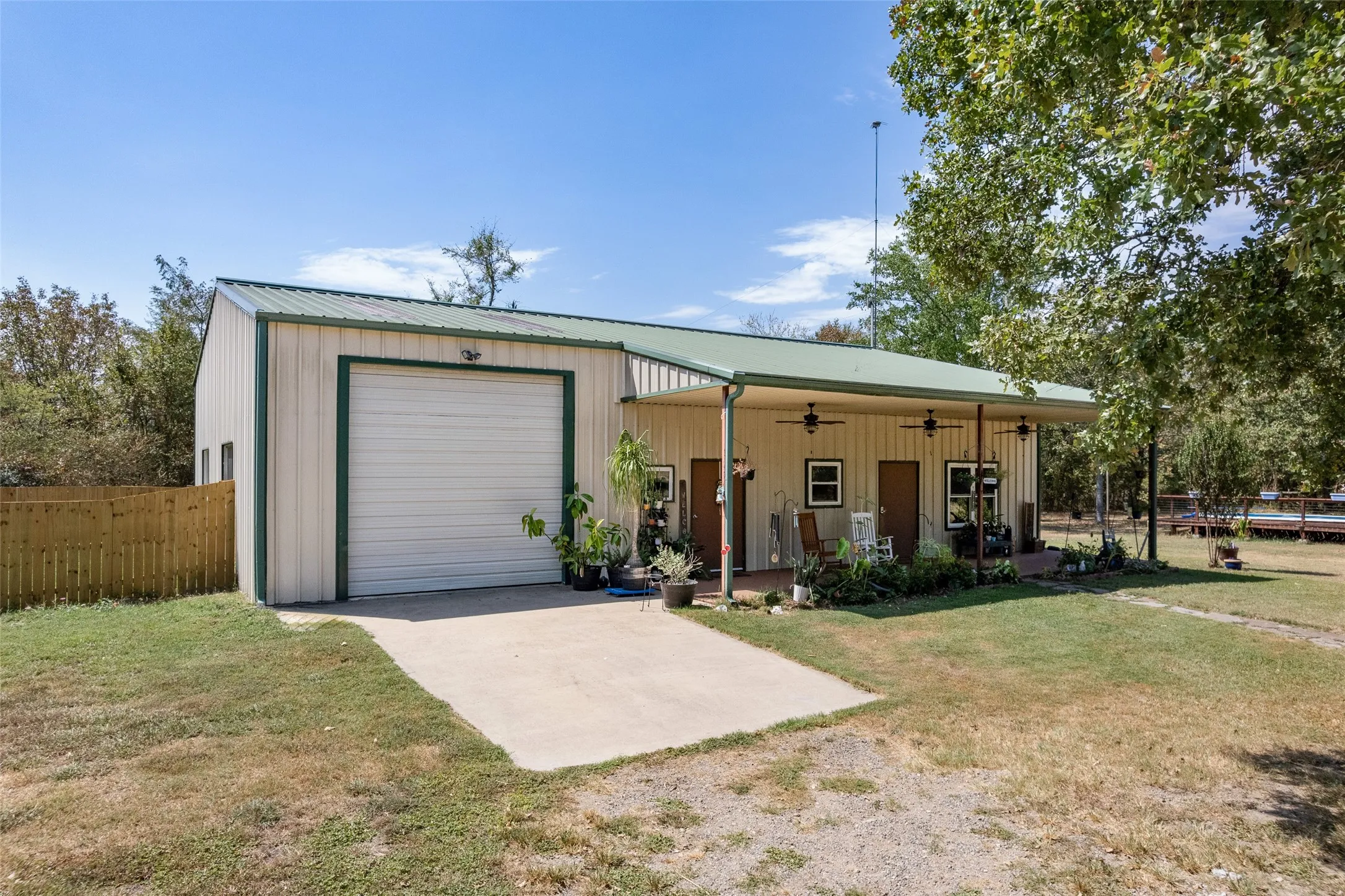Farm For Sale in Franklin (TX) County , 3383 NW CR 1030, Mount Vernon, Texas 75457, 3 Bedroom, 2 Bathroom, 1 Garage spaces, 1,920 Sqft, built in 2011, mls#21375886, Real Estate Agent in Mount Vernon, Homes For Sale in Franklin (TX) county, Homes For Sale in Mount Vernon, Realtor in Mount Vernon Texas, Real Estate Brokerage Independent Realty Texas, Luminita Cordes Realtor