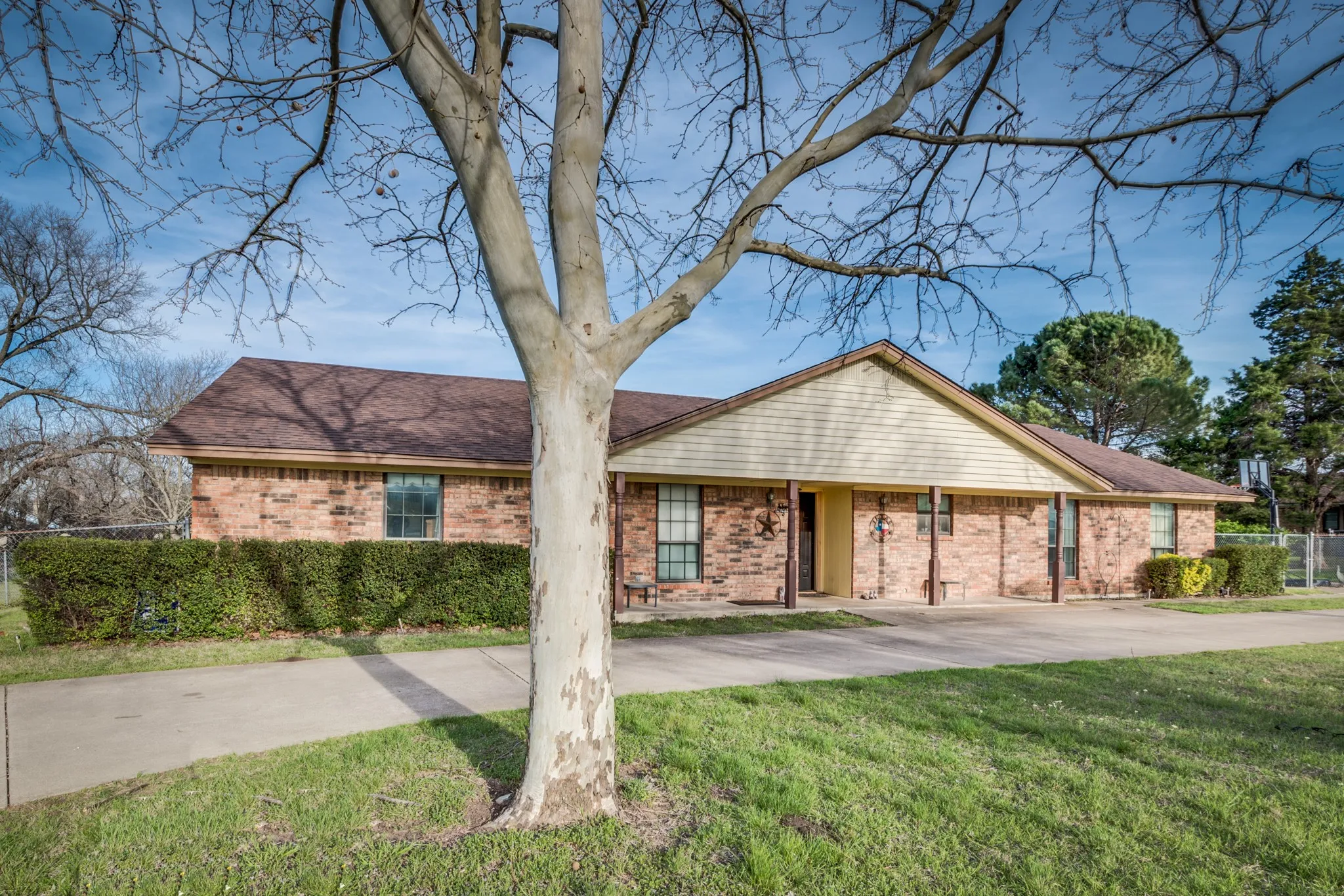 Business For Sale in Ellis County , 220 S Walnut Grove Road, Midlothian, Texas 76065, 0, 0, Garage spaces, 0 Sqft, built in 1979, mls#21370181, Real Estate Agent in Midlothian, Homes For Sale in Ellis county, Homes For Sale in Midlothian, Realtor in Midlothian Texas, Real Estate Brokerage Independent Realty Texas, Luminita Cordes Realtor