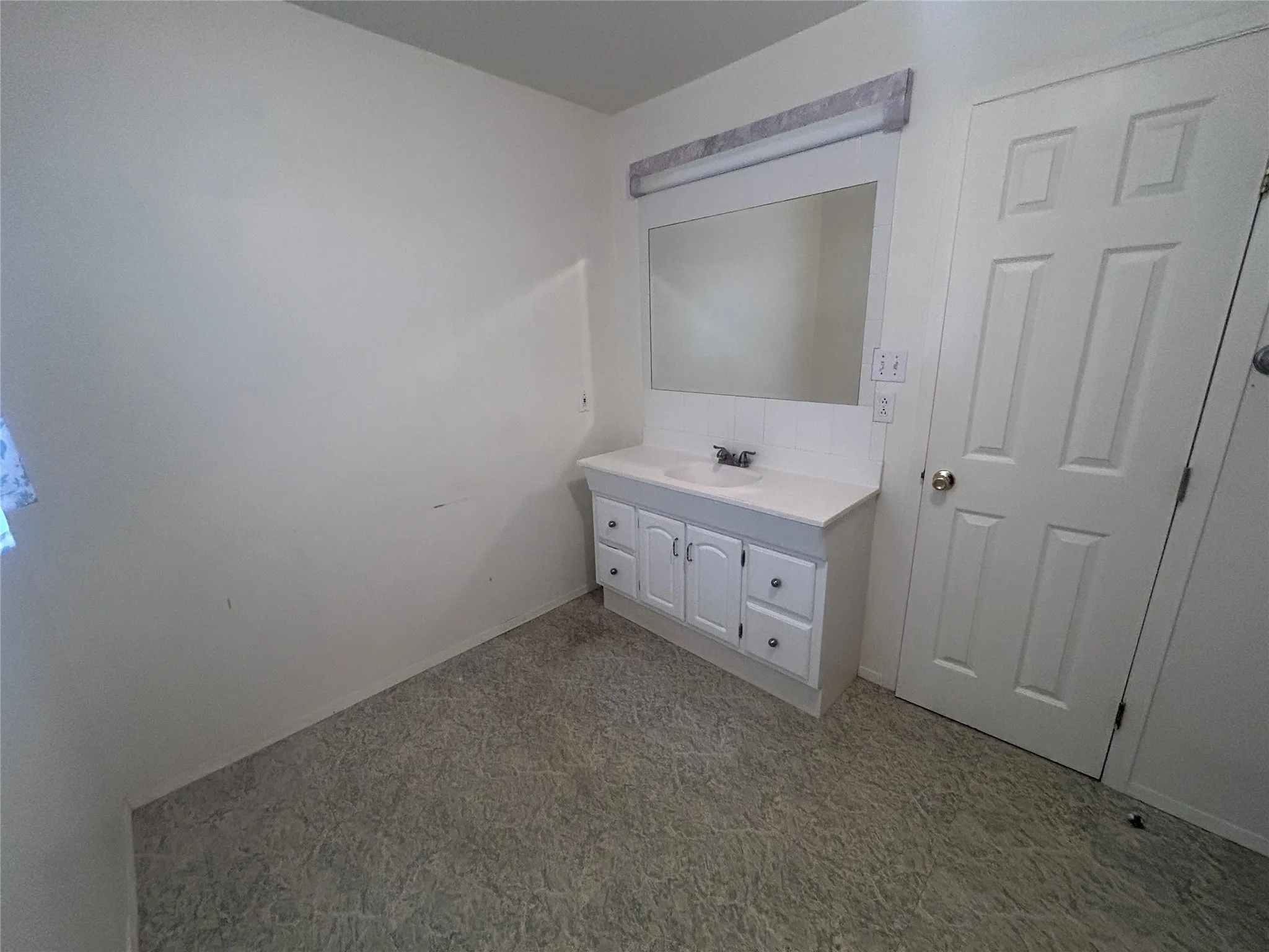 Single Family Residence For Sale in Hood County , 7600 Lipan Highway, Lipan, Texas 76462, 3 Bedroom, 3 Bathroom, 2 Garage spaces, 2,291 Sqft, built in 1993, mls#21376730, Real Estate Agent in Lipan, Homes For Sale in Hood county, Homes For Sale in Lipan, Realtor in Lipan Texas, Real Estate Brokerage Independent Realty Texas, Luminita Cordes Realtor